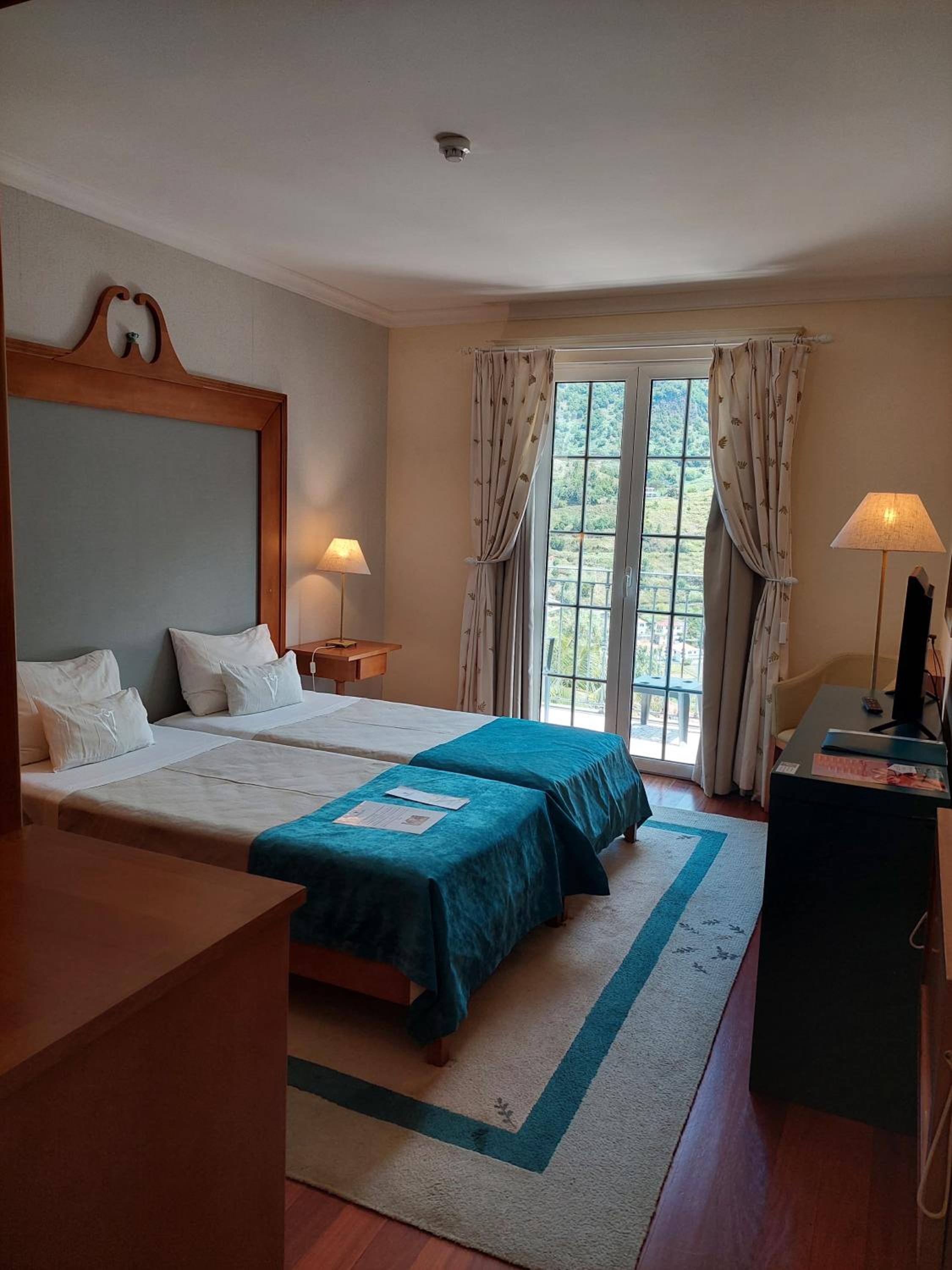 Twin Room with Sea View - Photo 4