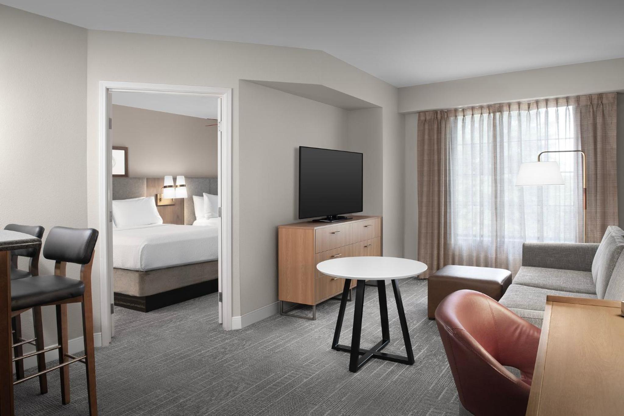 One-Bedroom Suite with Two Queen Beds - Photo 2