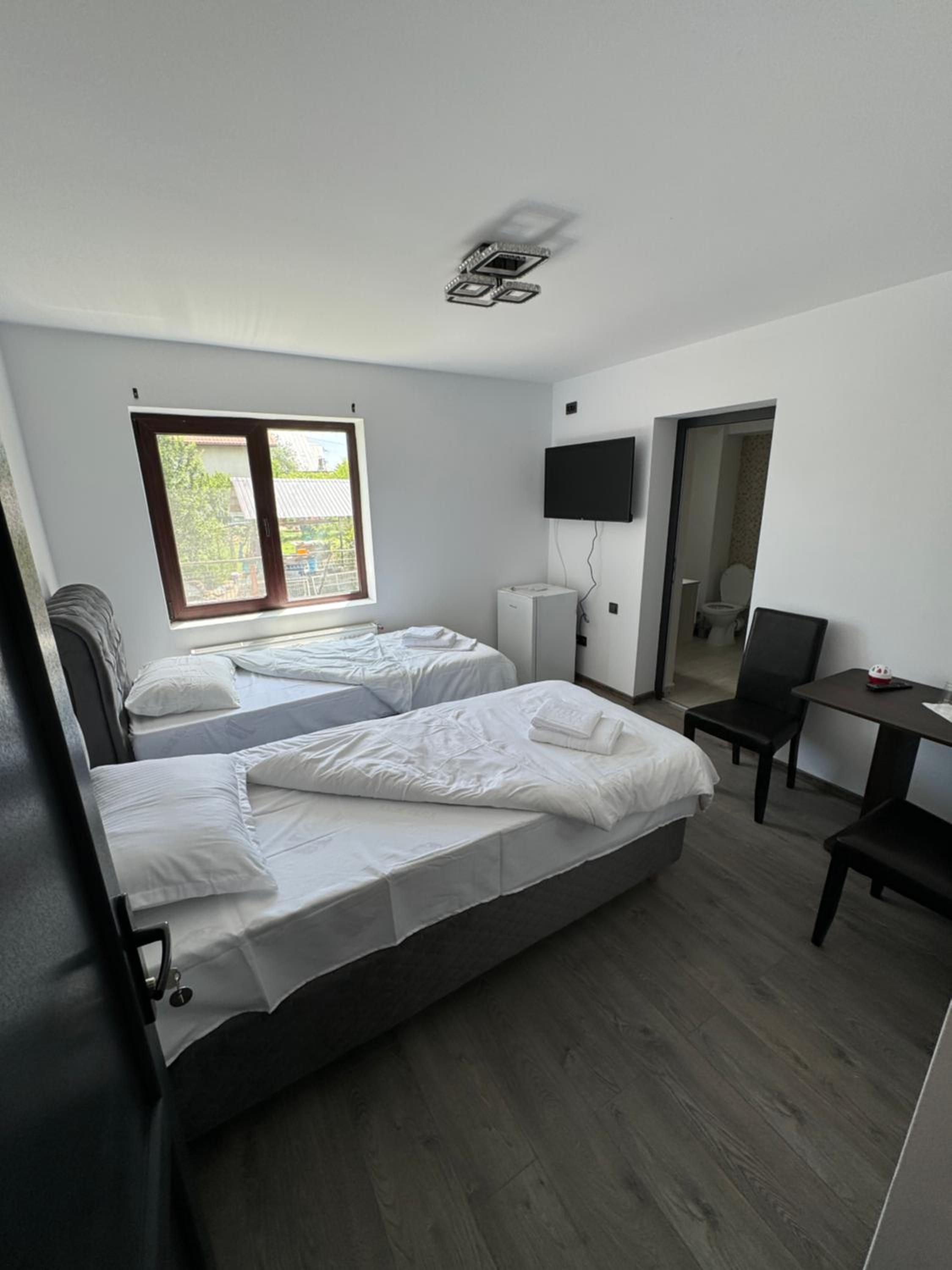 Double or Twin Room photo 3