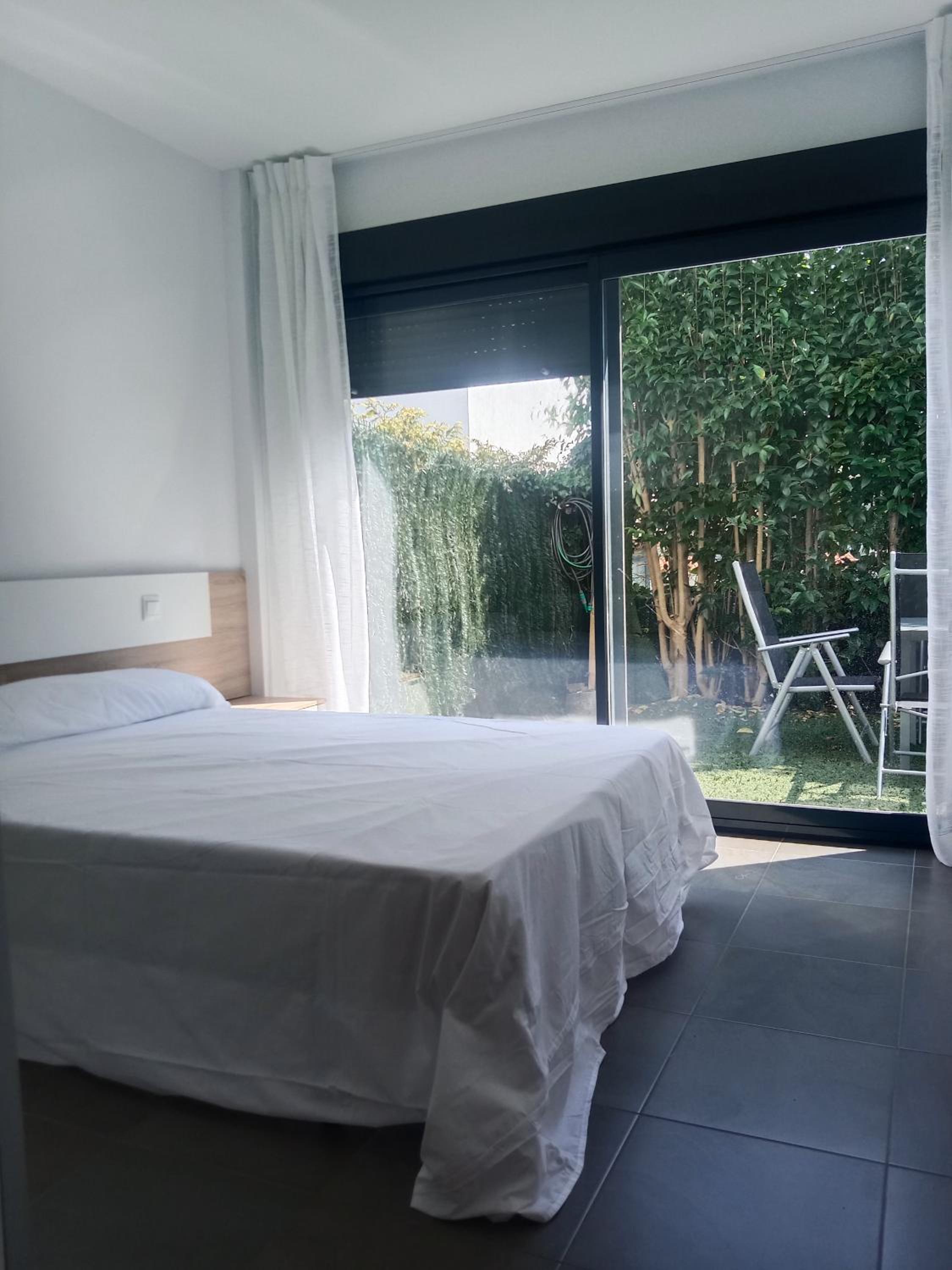 Three-Bedroom House photo 3