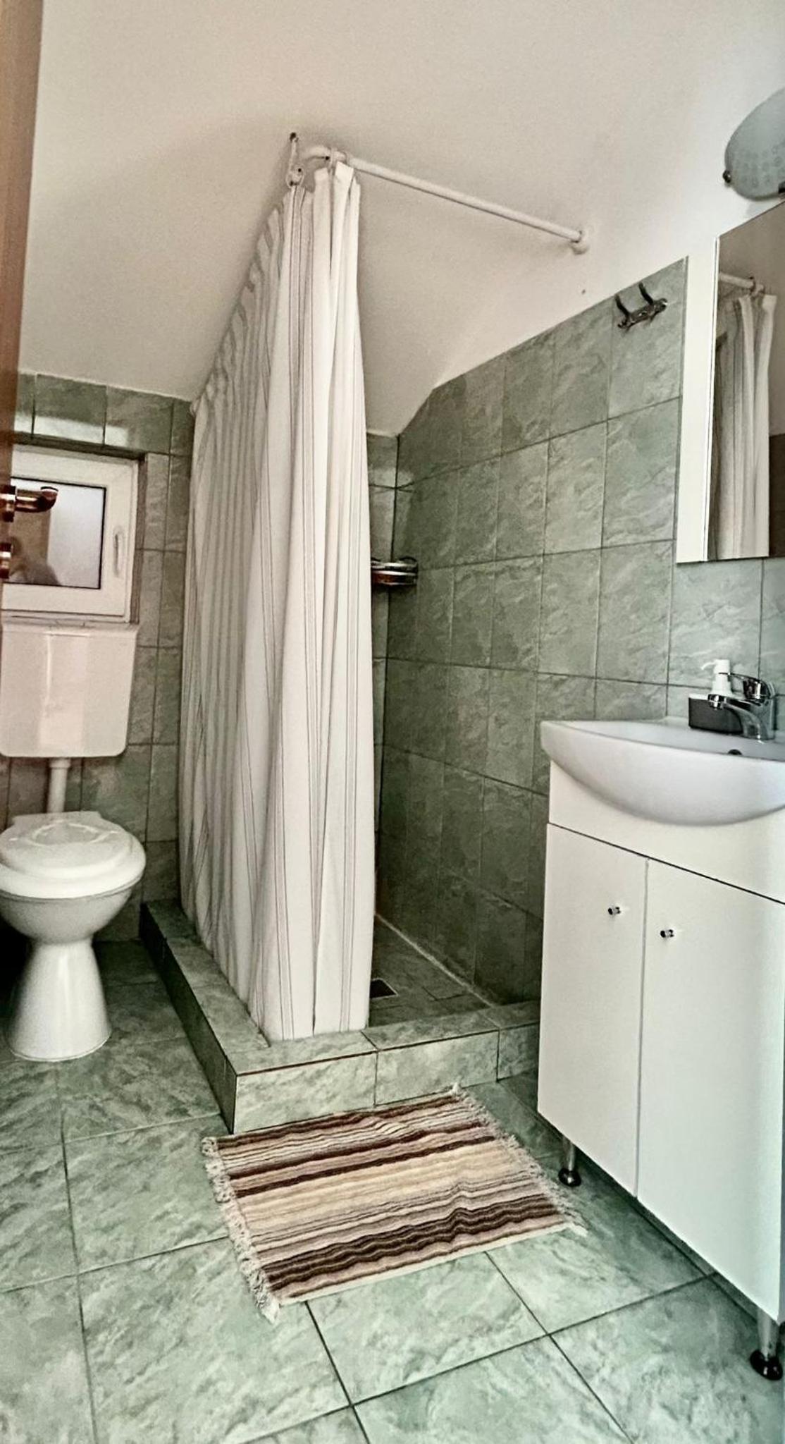 Triple Room with Private Bathroom - Photo 5