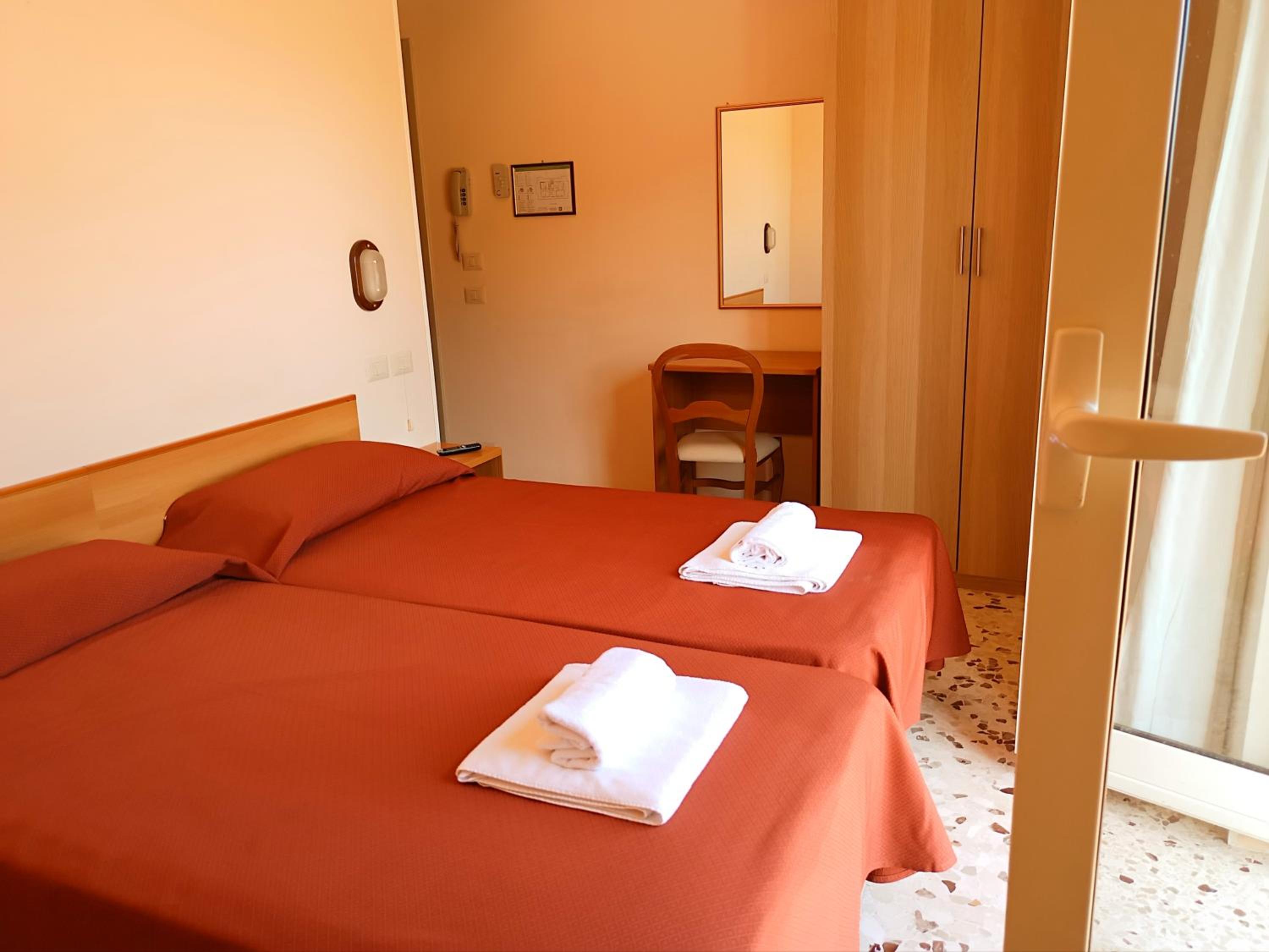 Double or Twin Room photo 1