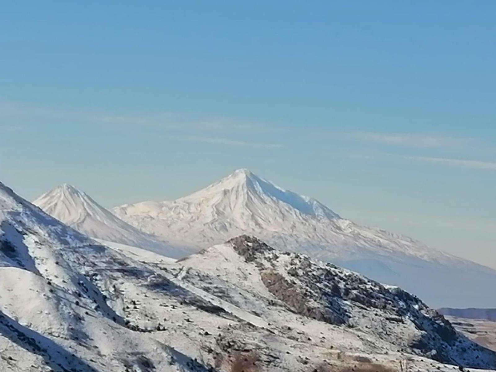 Apartment with Mountain View photo 3