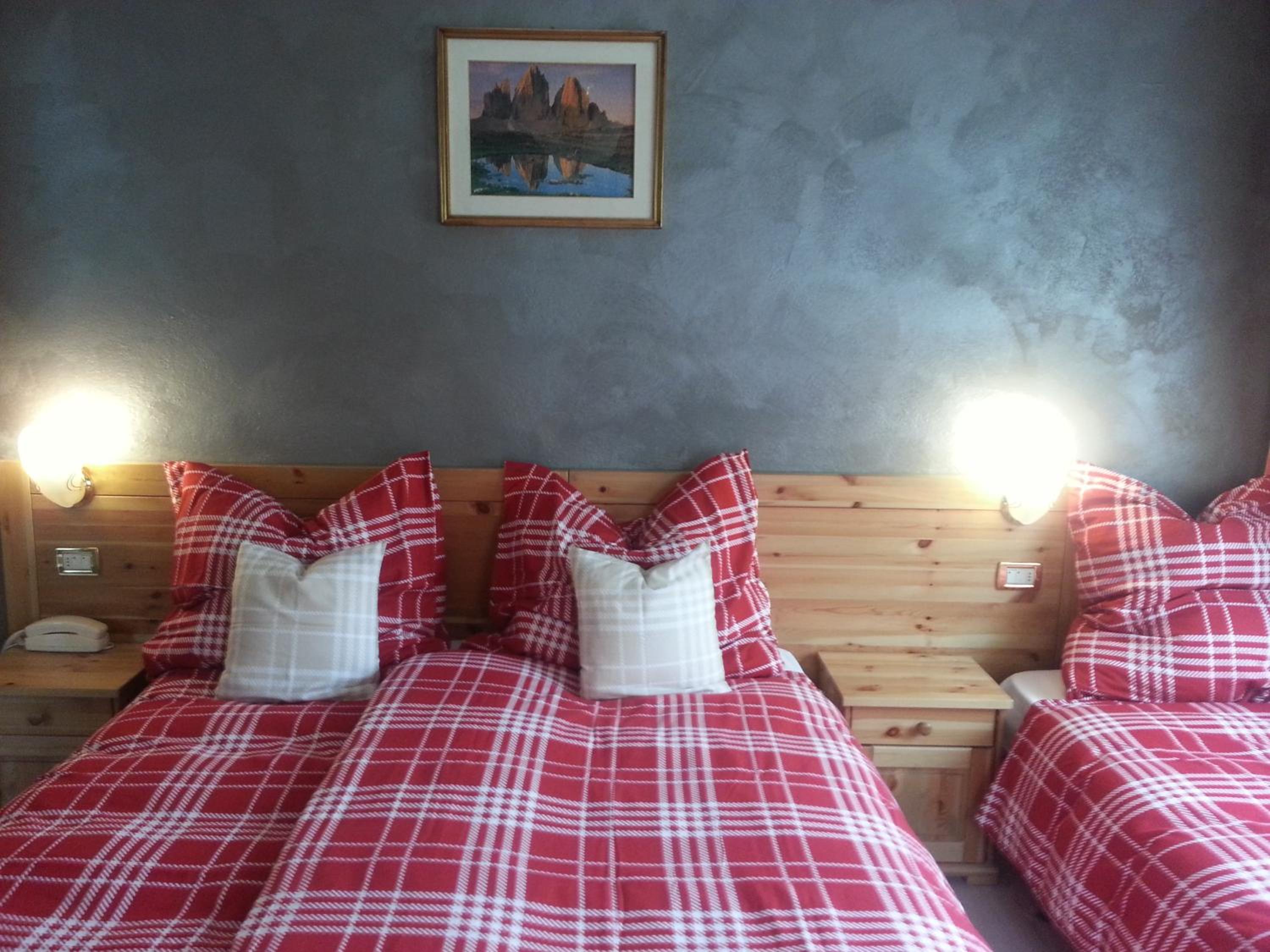 Double or Twin Room - Photo 3