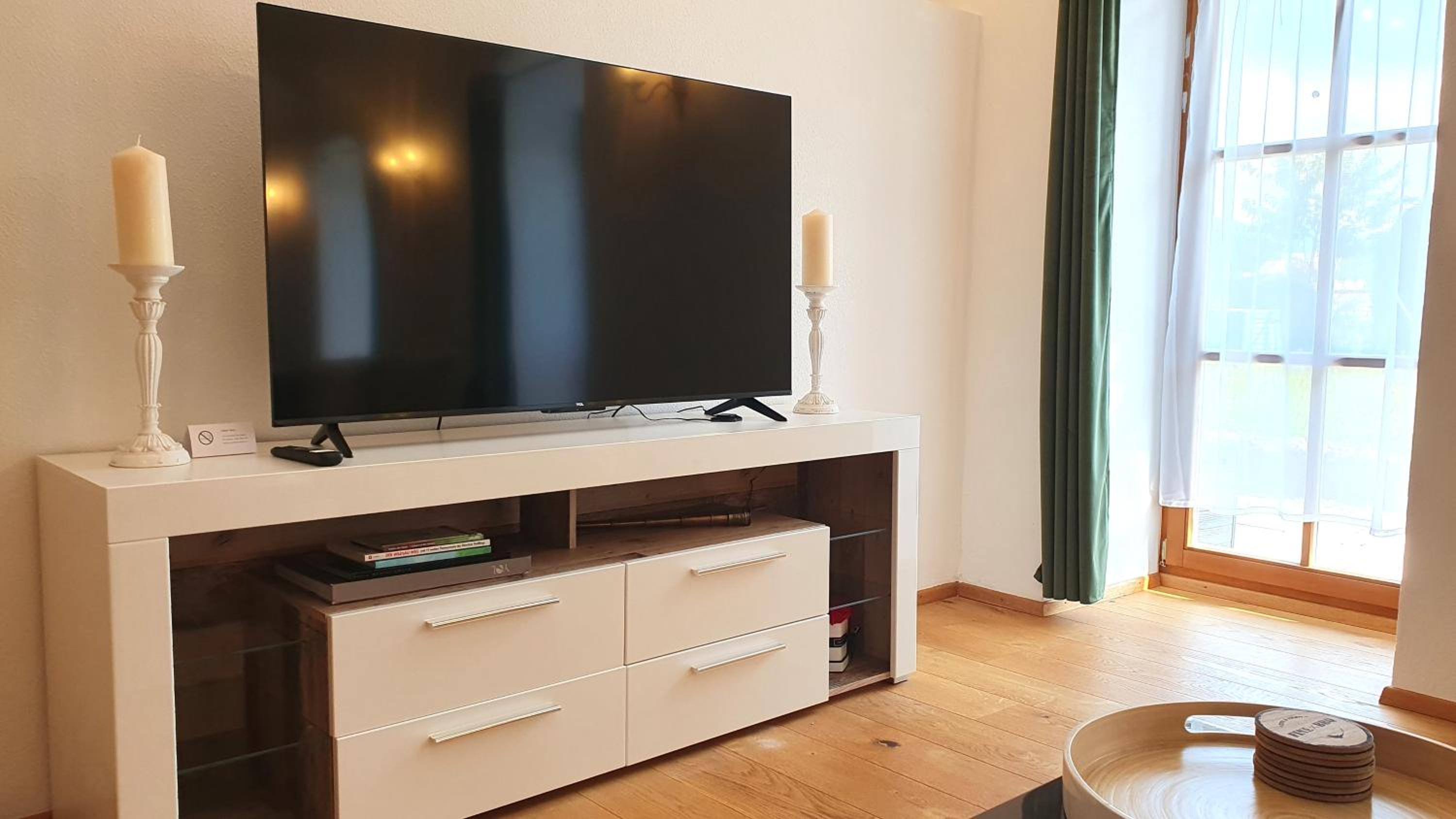 Deluxe Two-Bedroom Apartment With Garden View photo 2