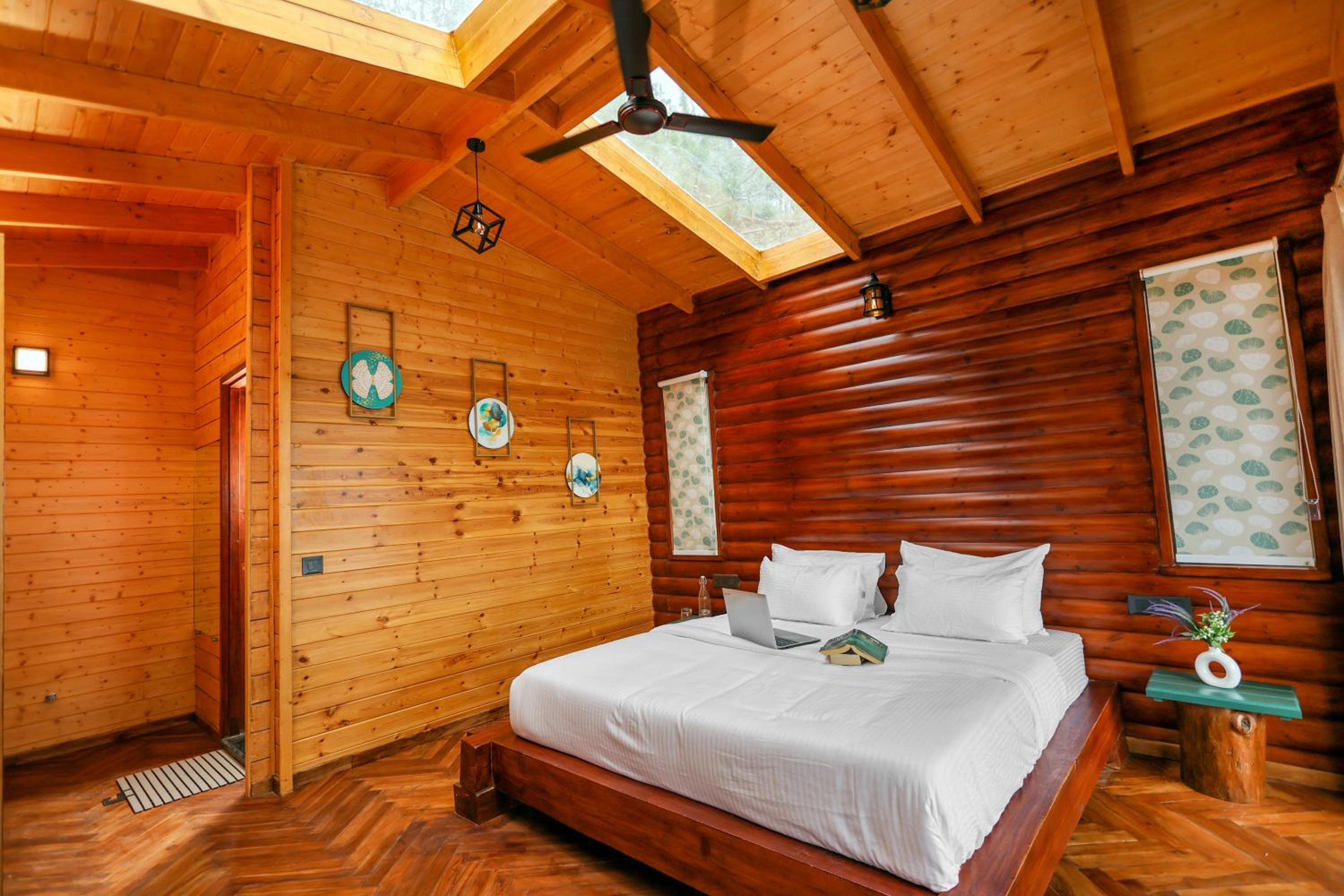 King Suite with Balcony photo 1