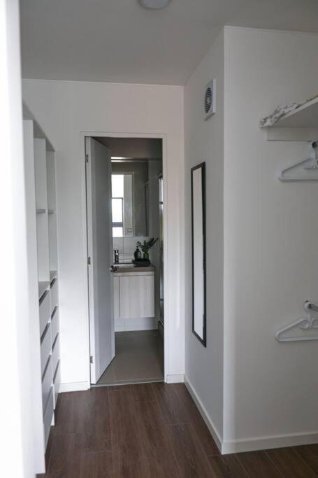 One-Bedroom Apartment photo 3