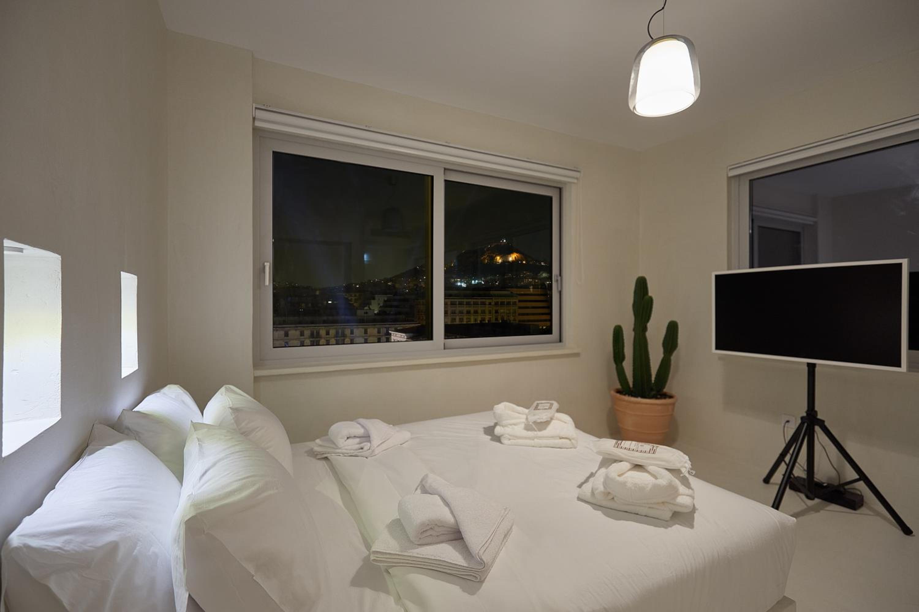 Suite No 5 with Acropolis & Lycabettus Hill View photo 3