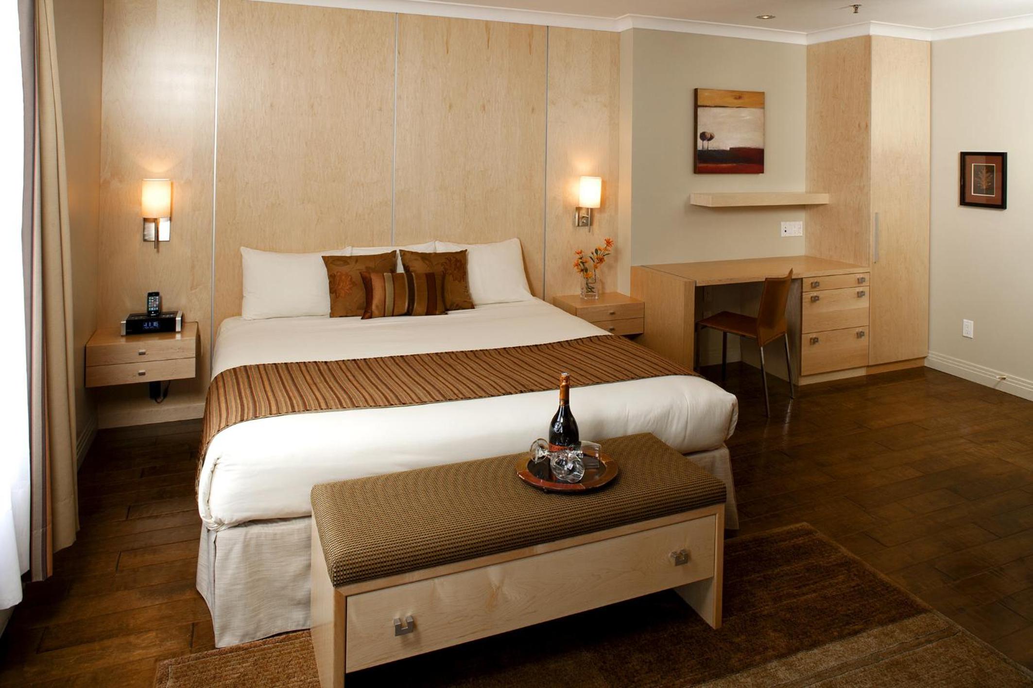 Deluxe King Room photo 2