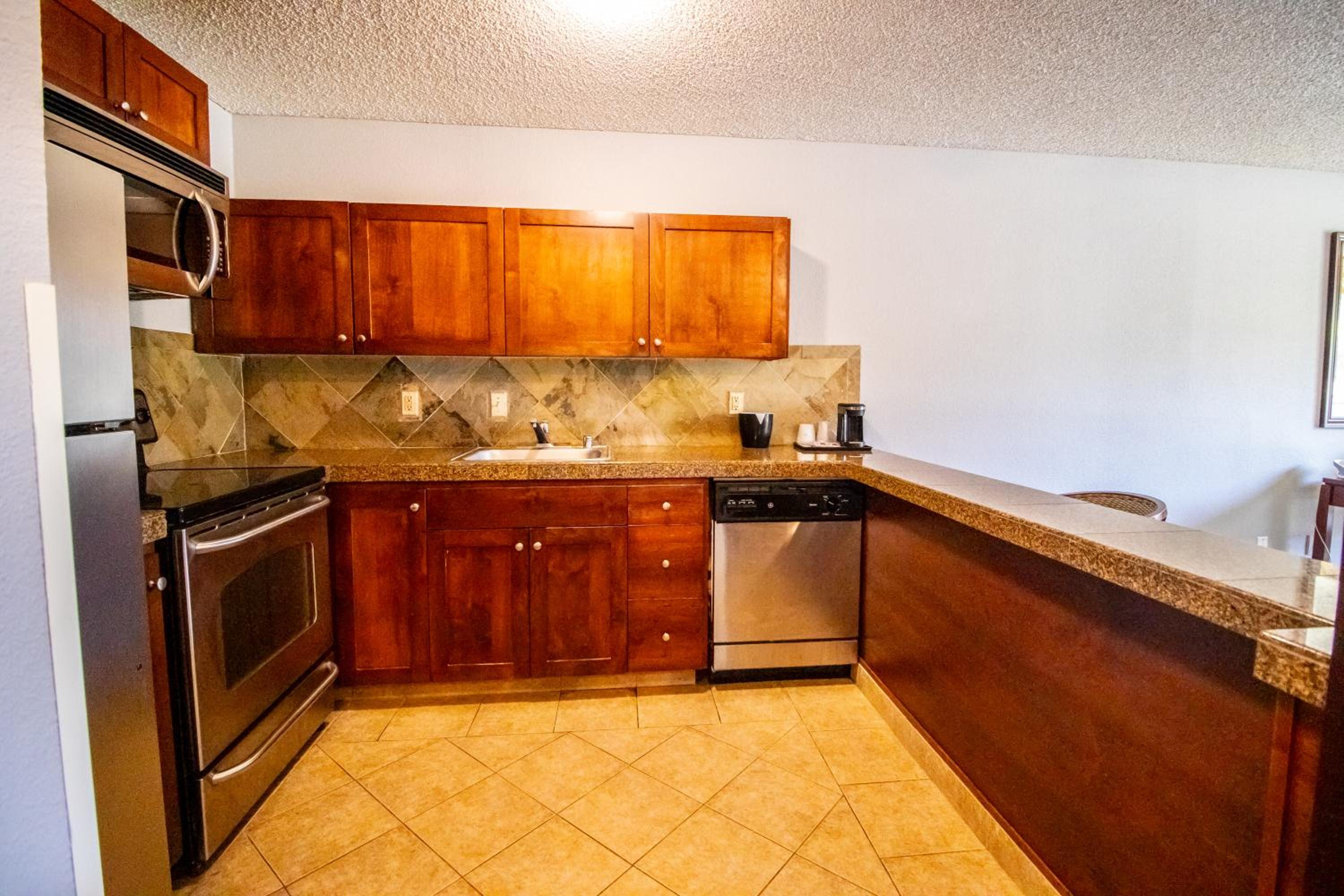 Executive Suite - Photo 4