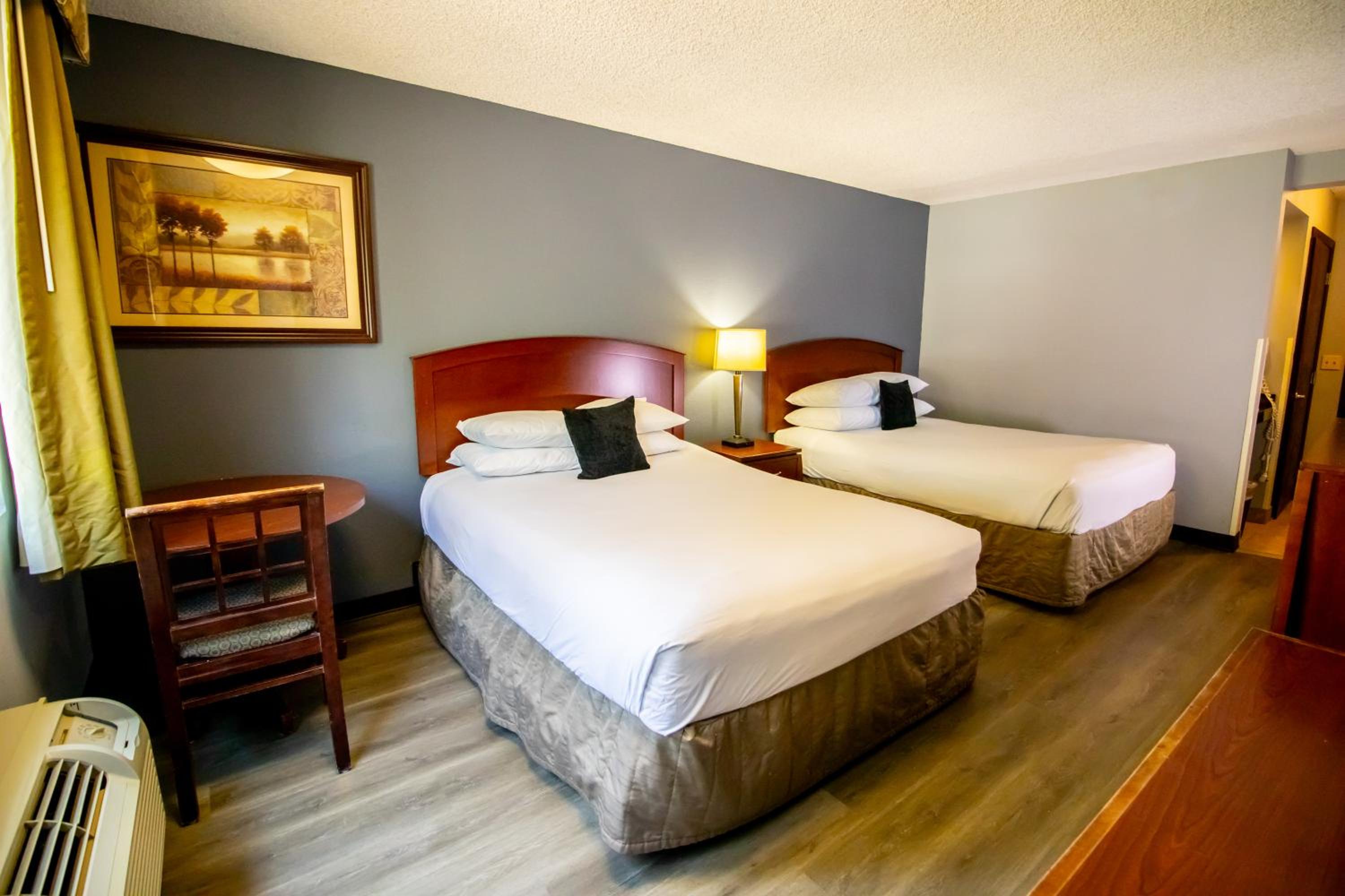 Queen Room with Two Queen Beds - Disability Access - Photo 1
