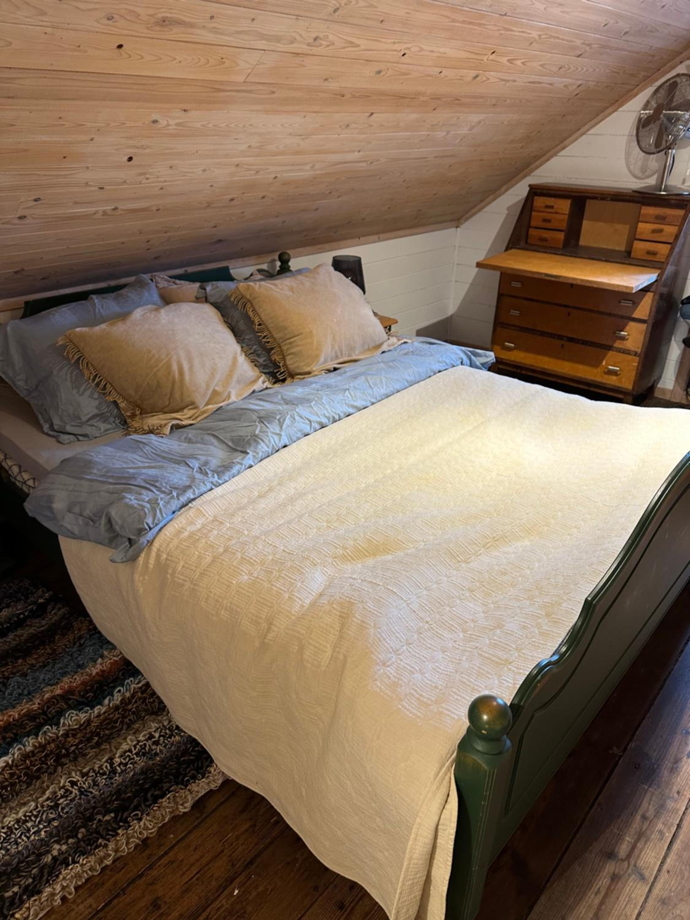 Three-Bedroom House photo 1