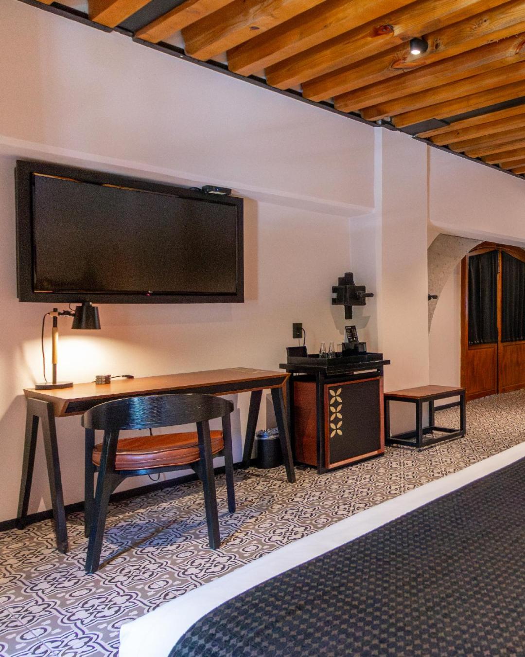 Superior Suite - Photo 3