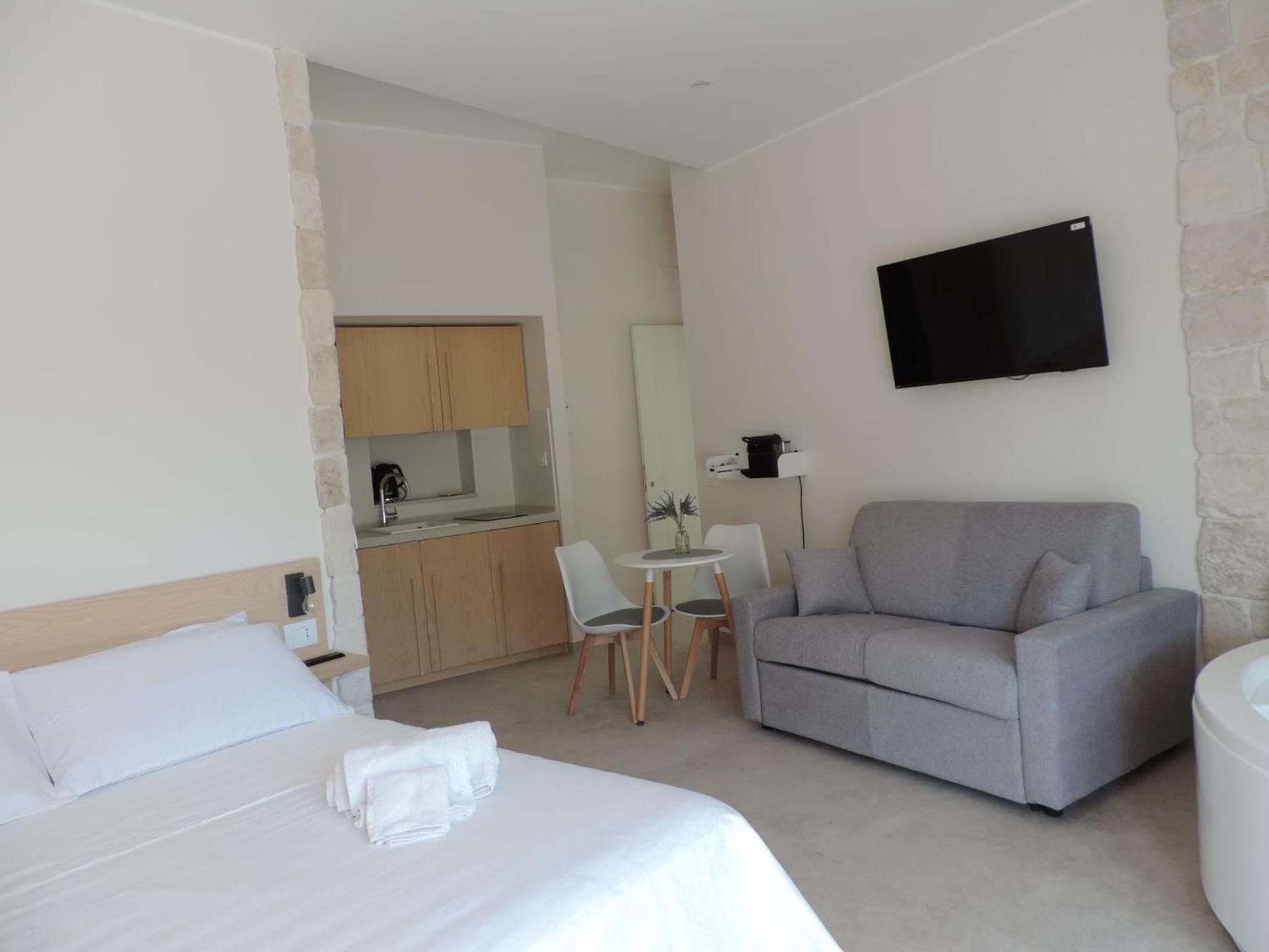 Double Room with Spa Bath photo 1