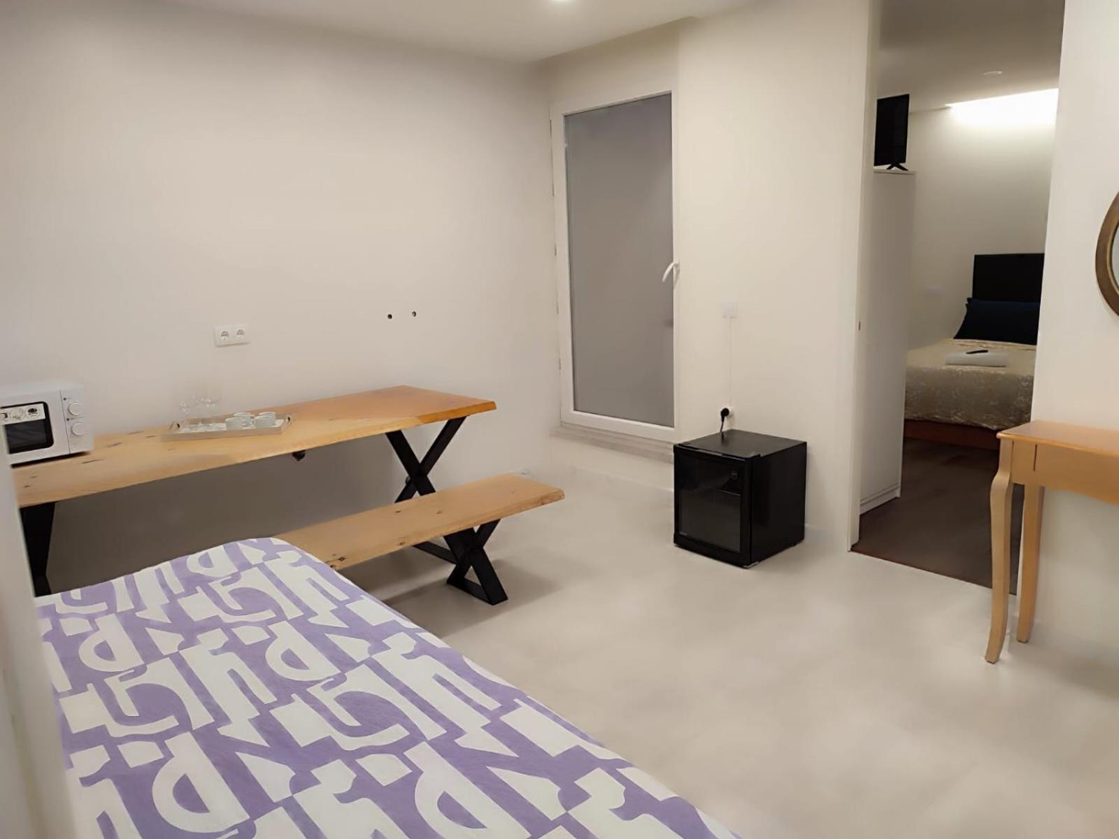 Family Room with Private Bathroom photo 2