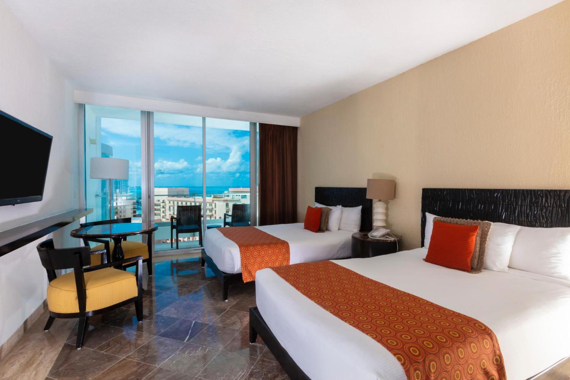 Double or Twin Room with Partial Sea View
