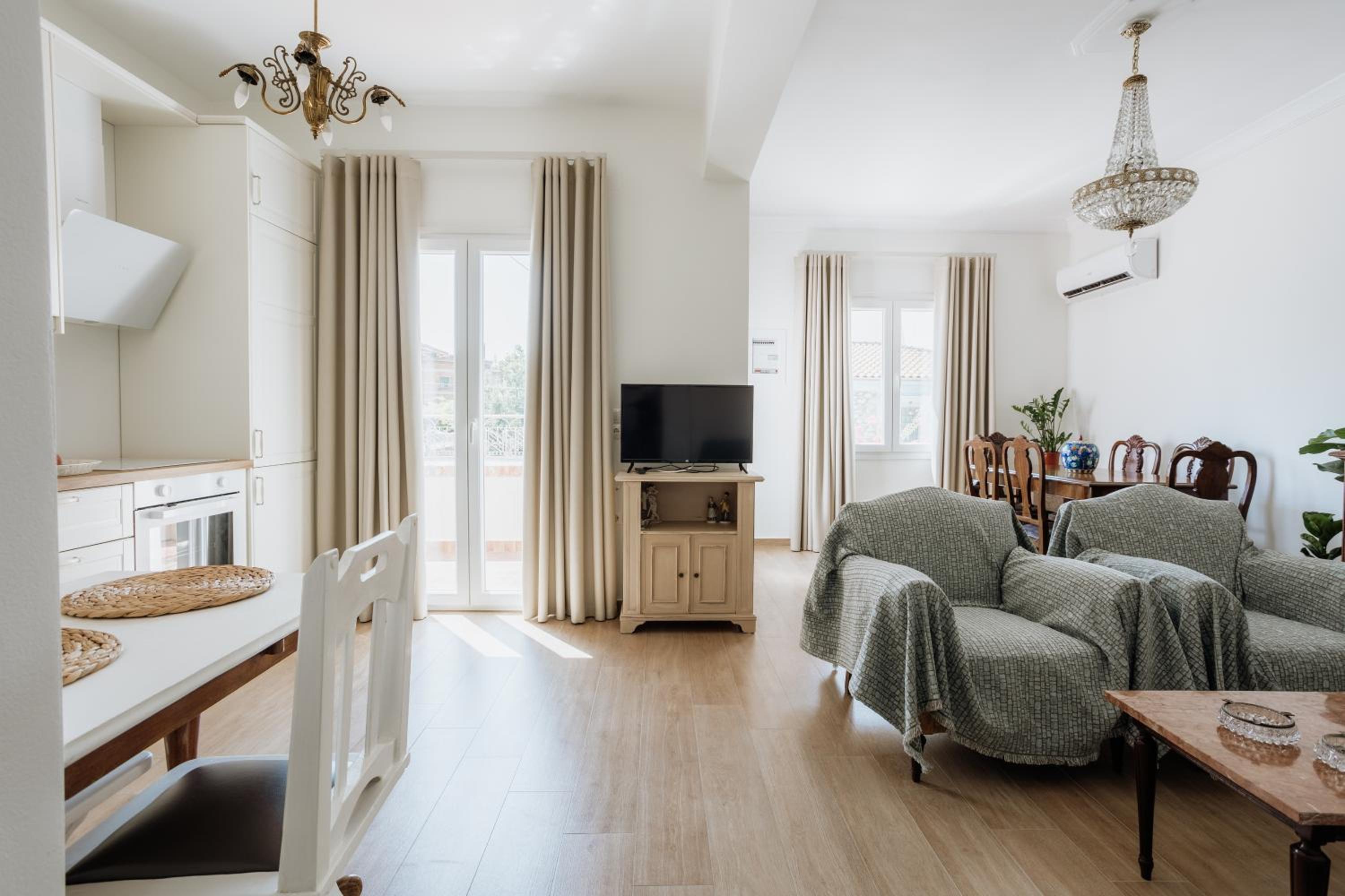 Two-Bedroom Deluxe Apartment With Garden View