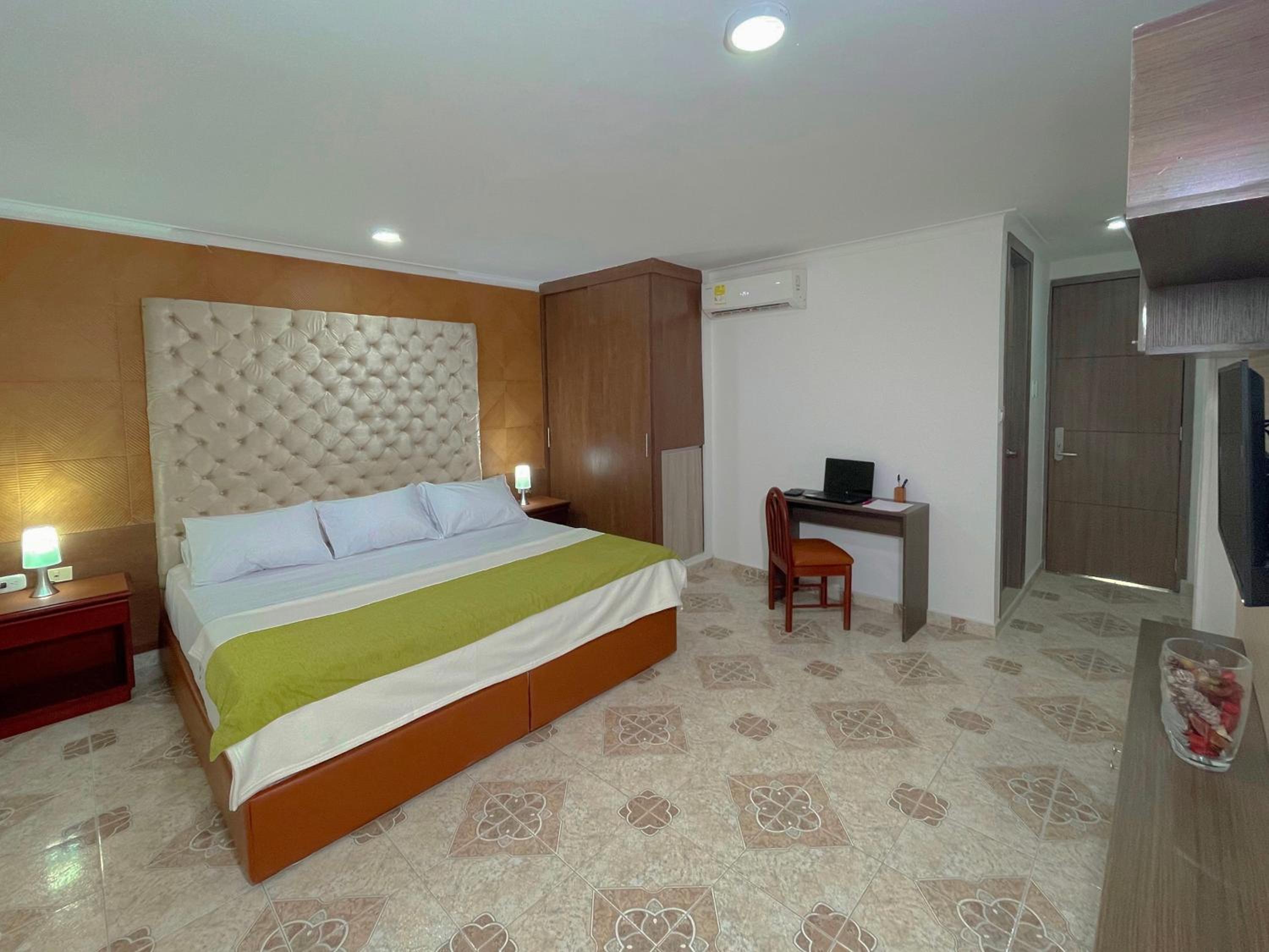 Deluxe Room (2 Adults + 1 Child)