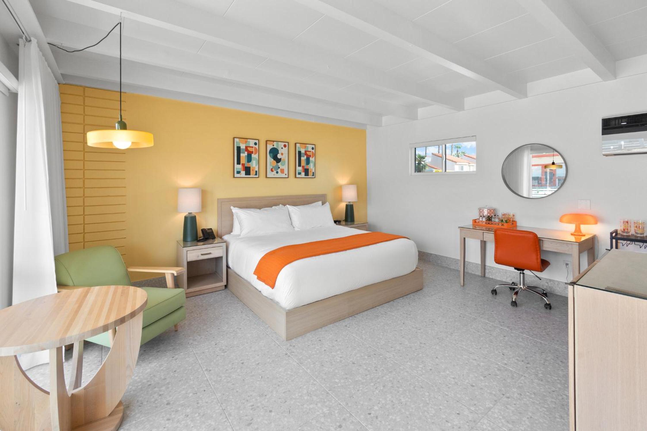 Standard King Room - Photo 1