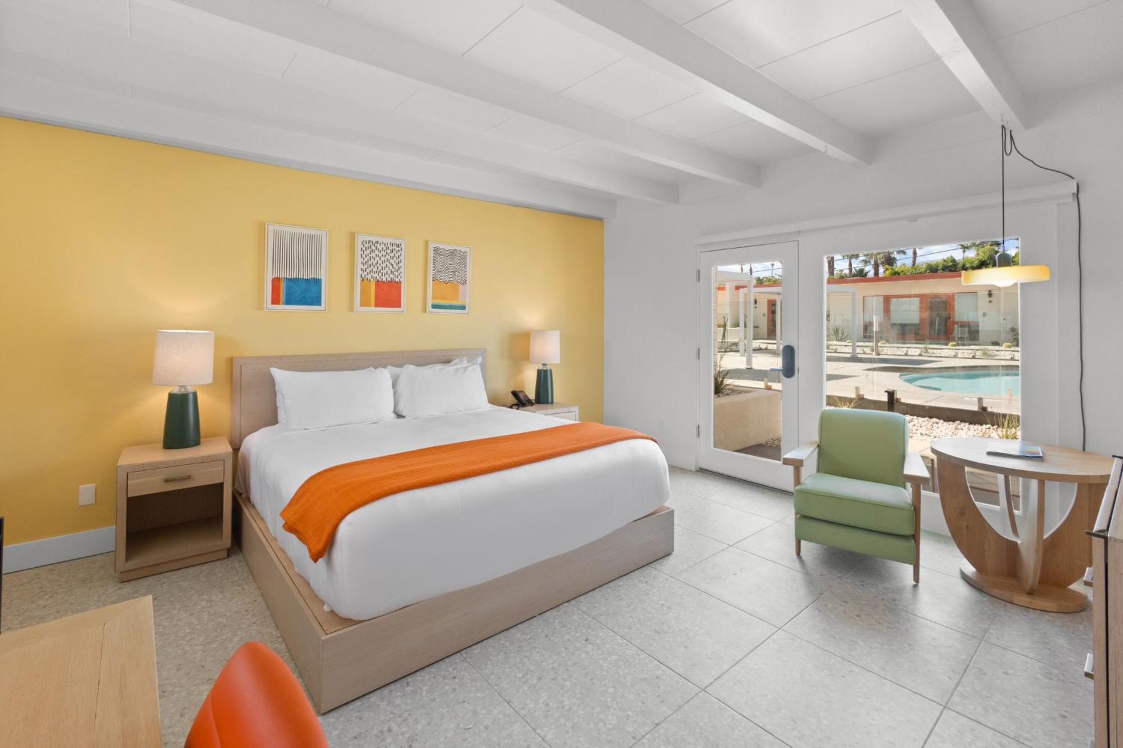 Standard King Room - Photo 3