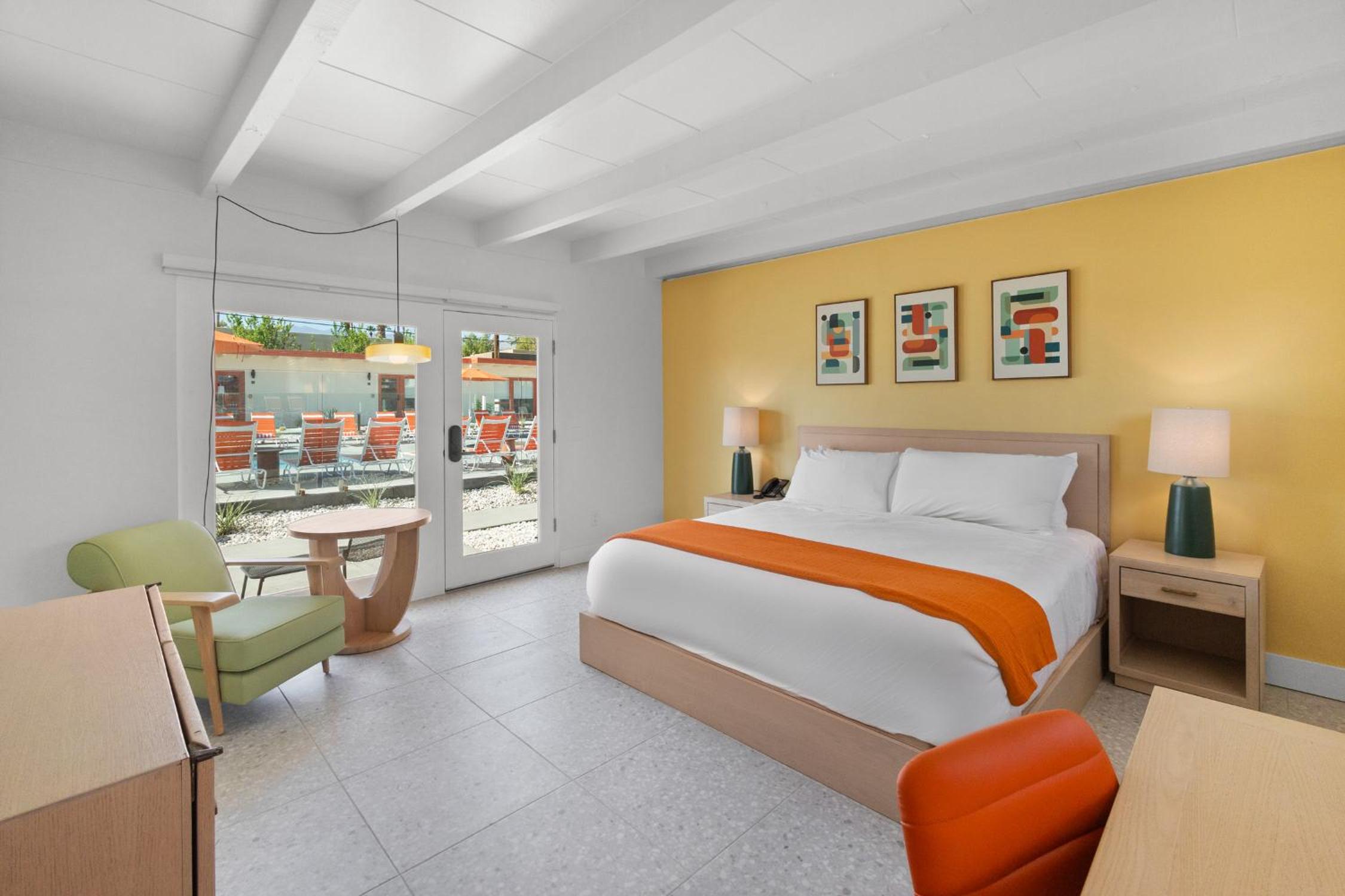 Standard King Room - Photo 4