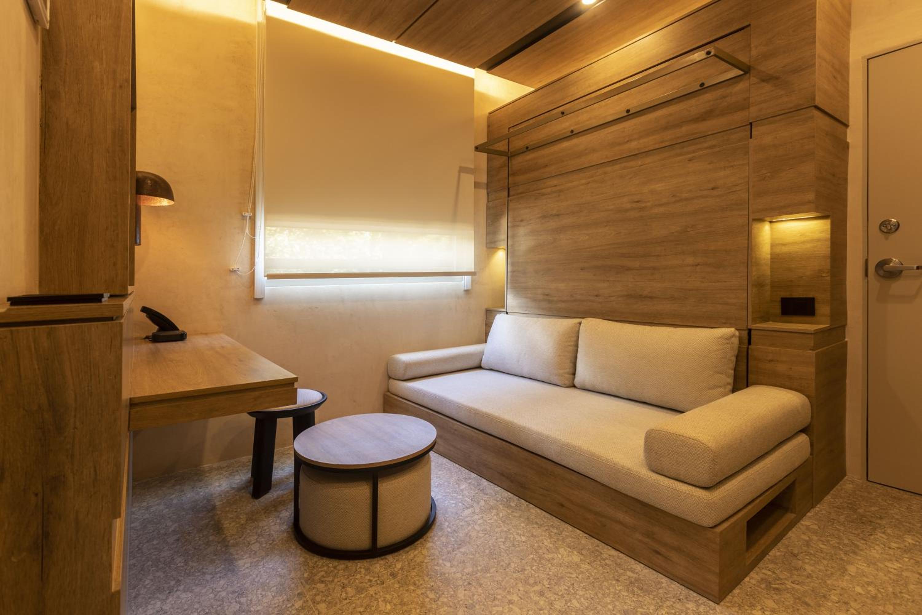 Junior Queen Suite - Photo 6
