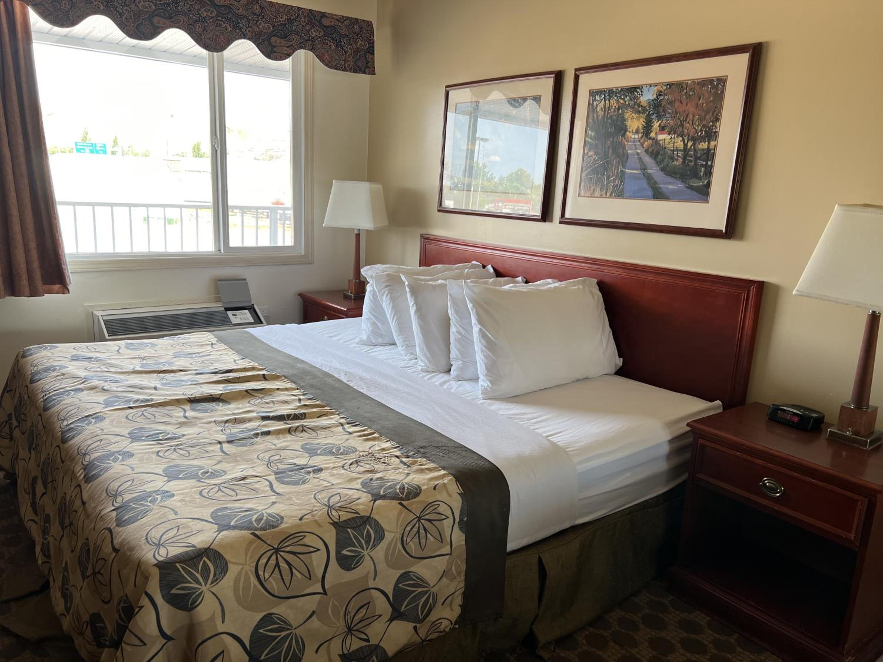 1 King Bed, Suite, Jetted Tub, Non-Smoking photo 1