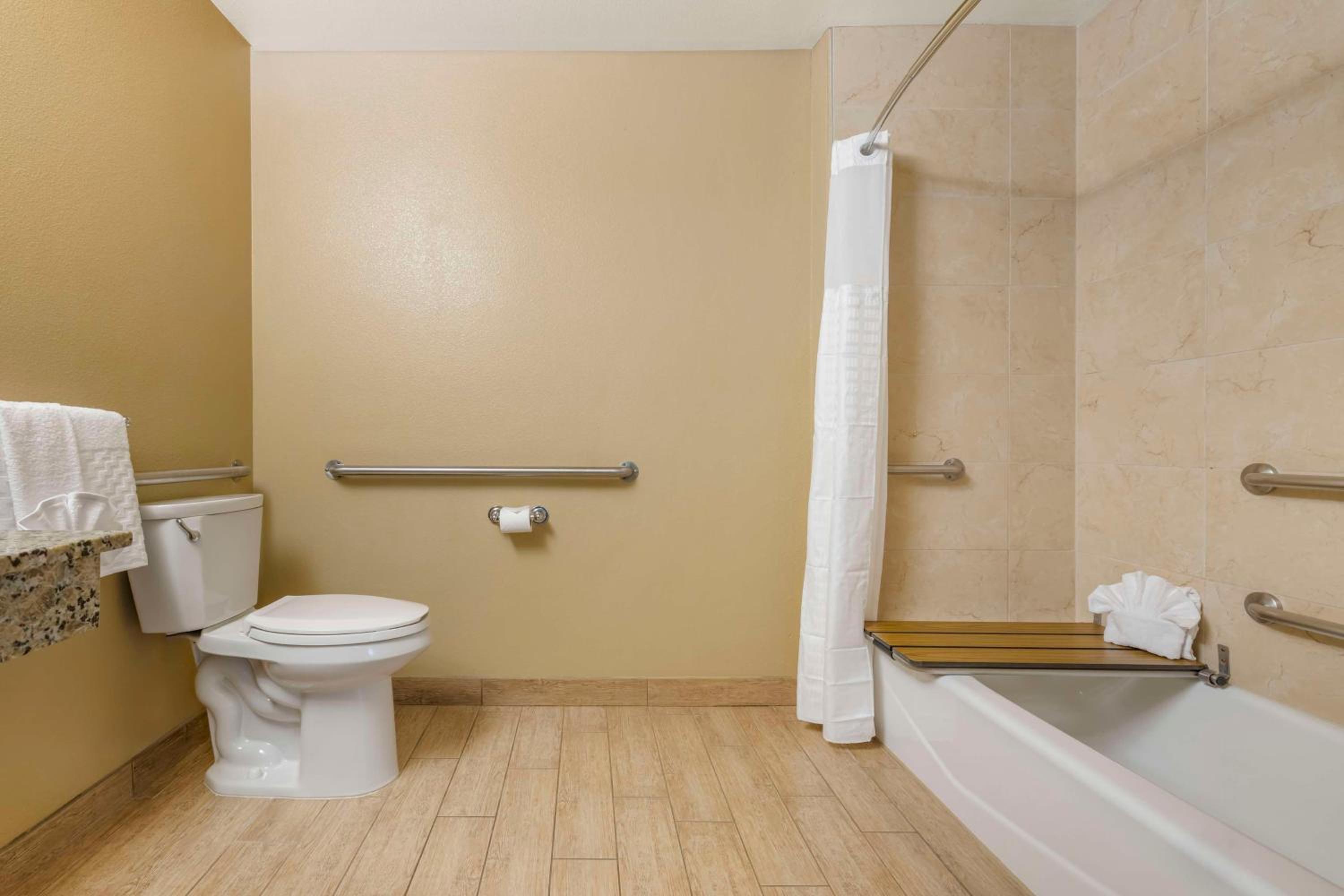 King Room with Bath Tub - Communication Assistance/Non-Smoking - Photo 5