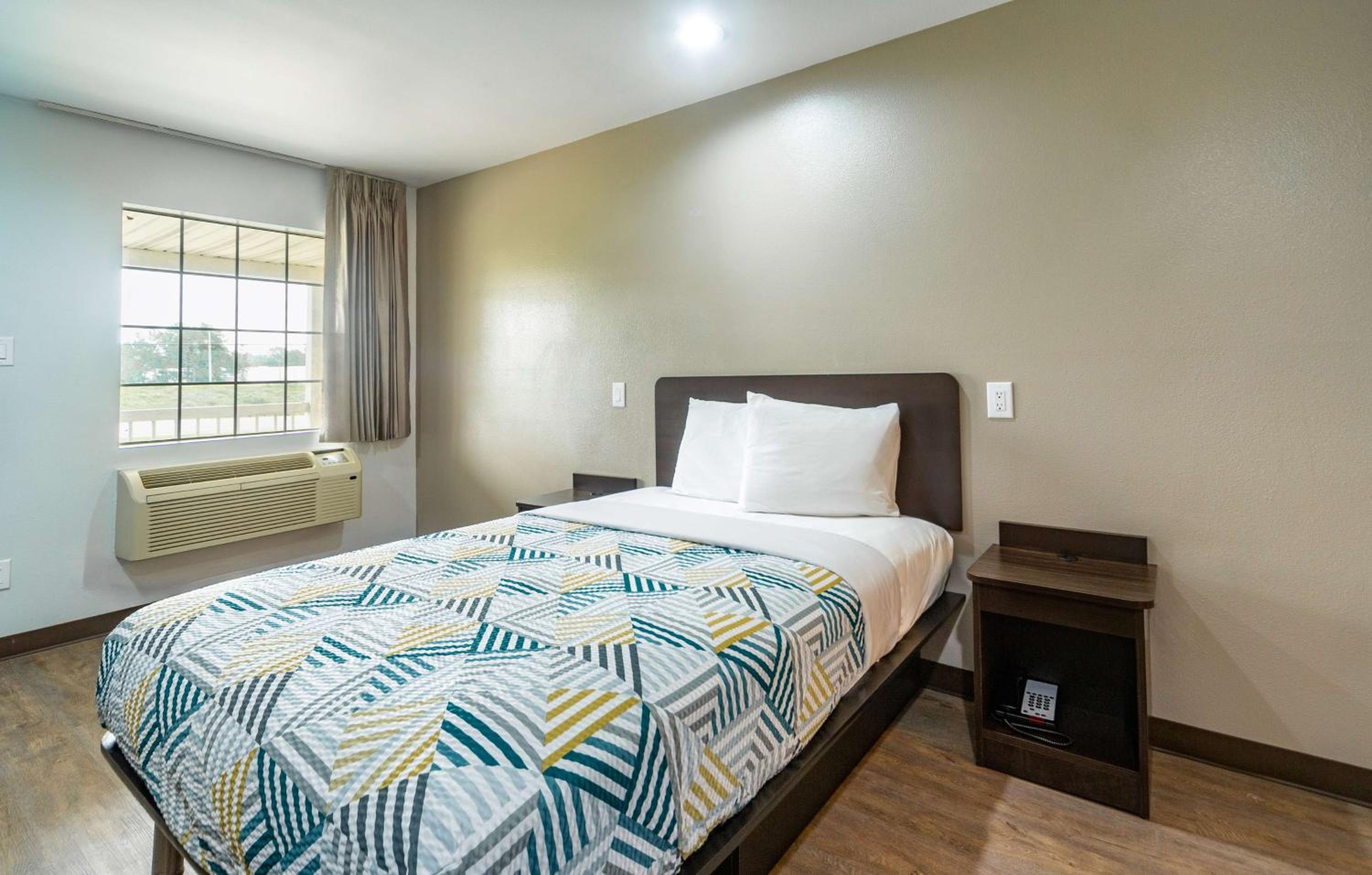 1 Full Bed - Non-Smoking - Photo 1