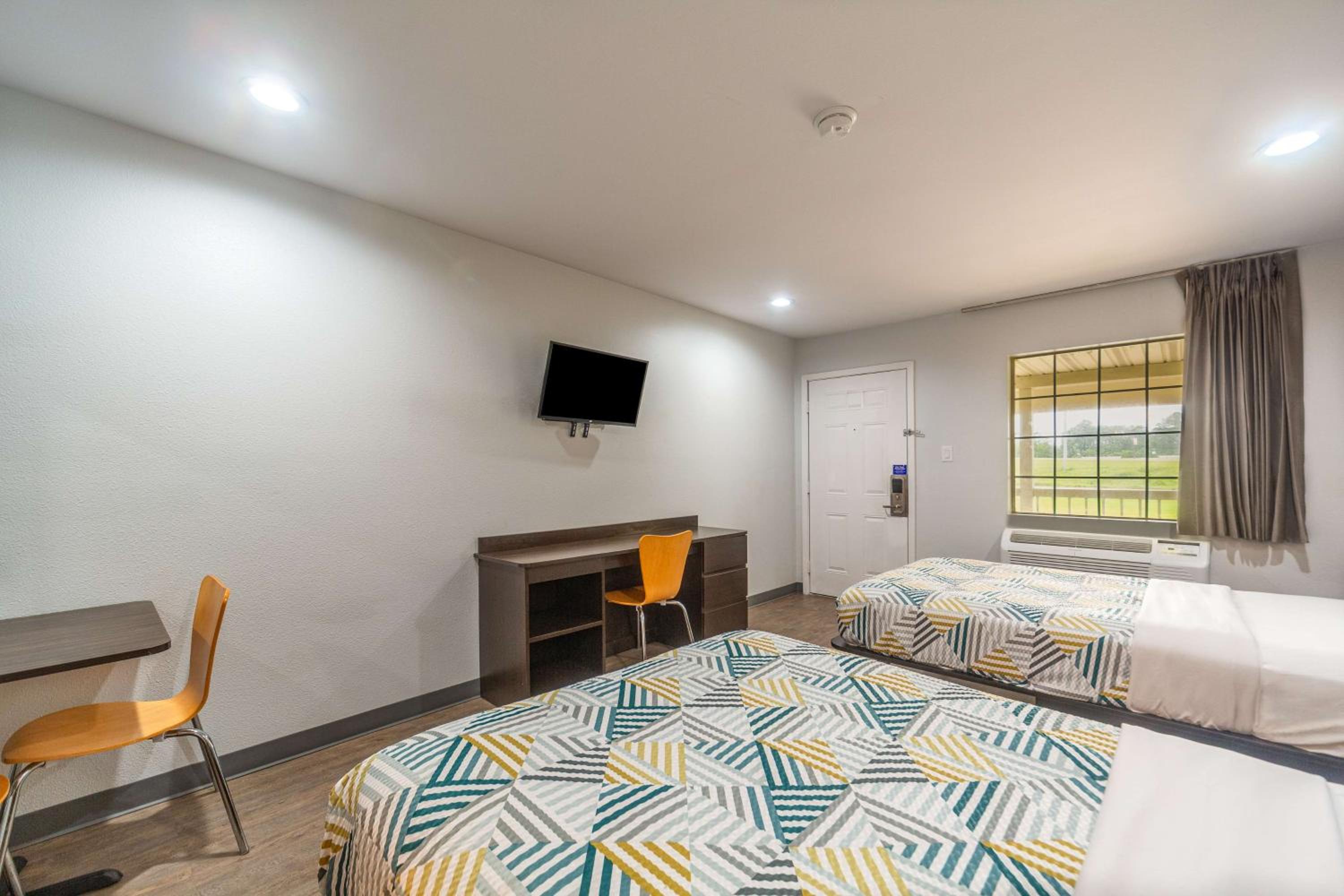 2 Full Beds - Non-Smoking - Photo 2