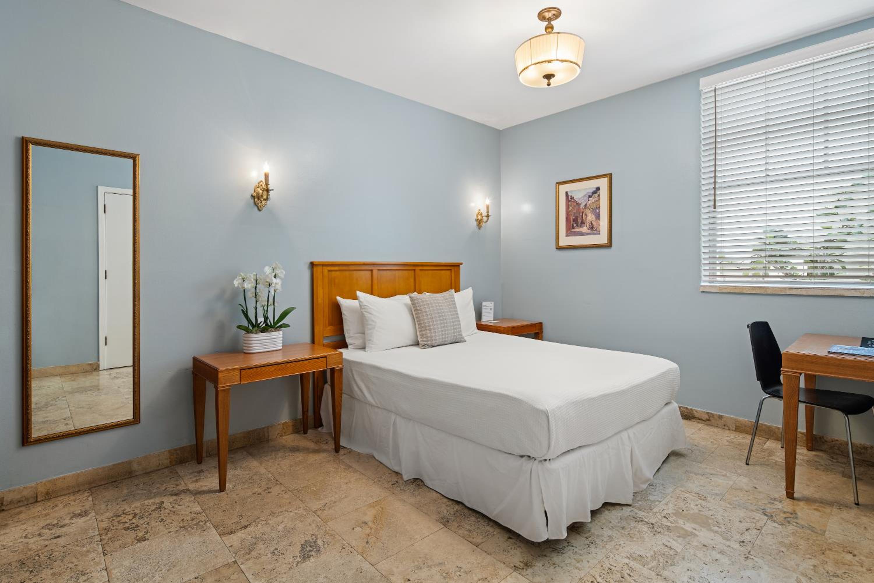 Accessible Queen Room