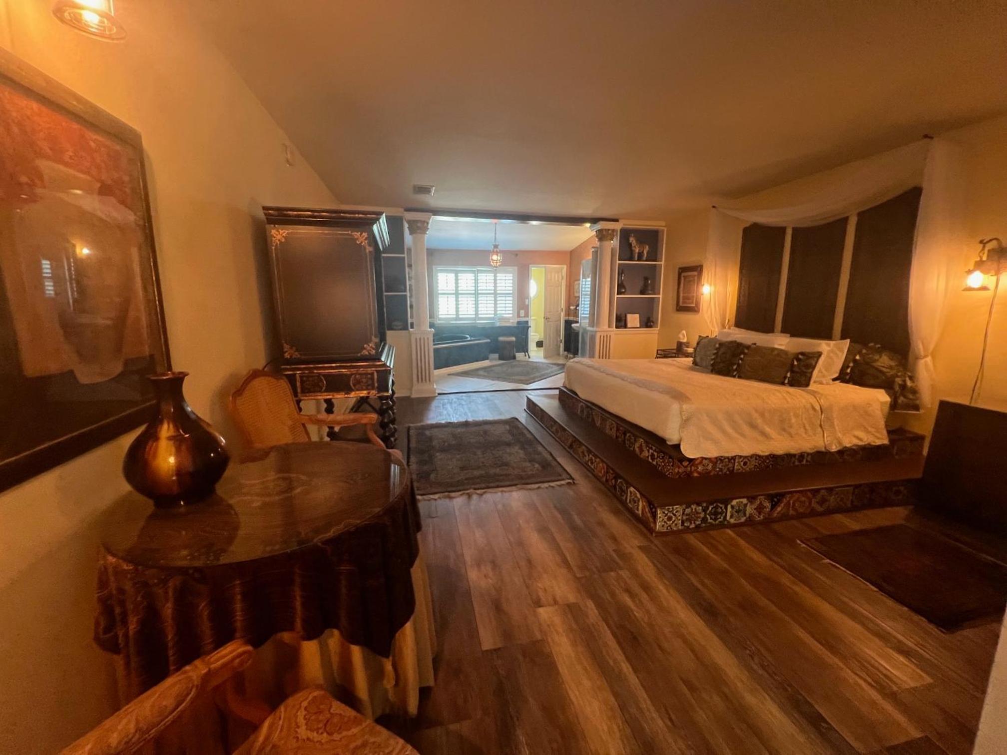 King Suite with Spa Bath