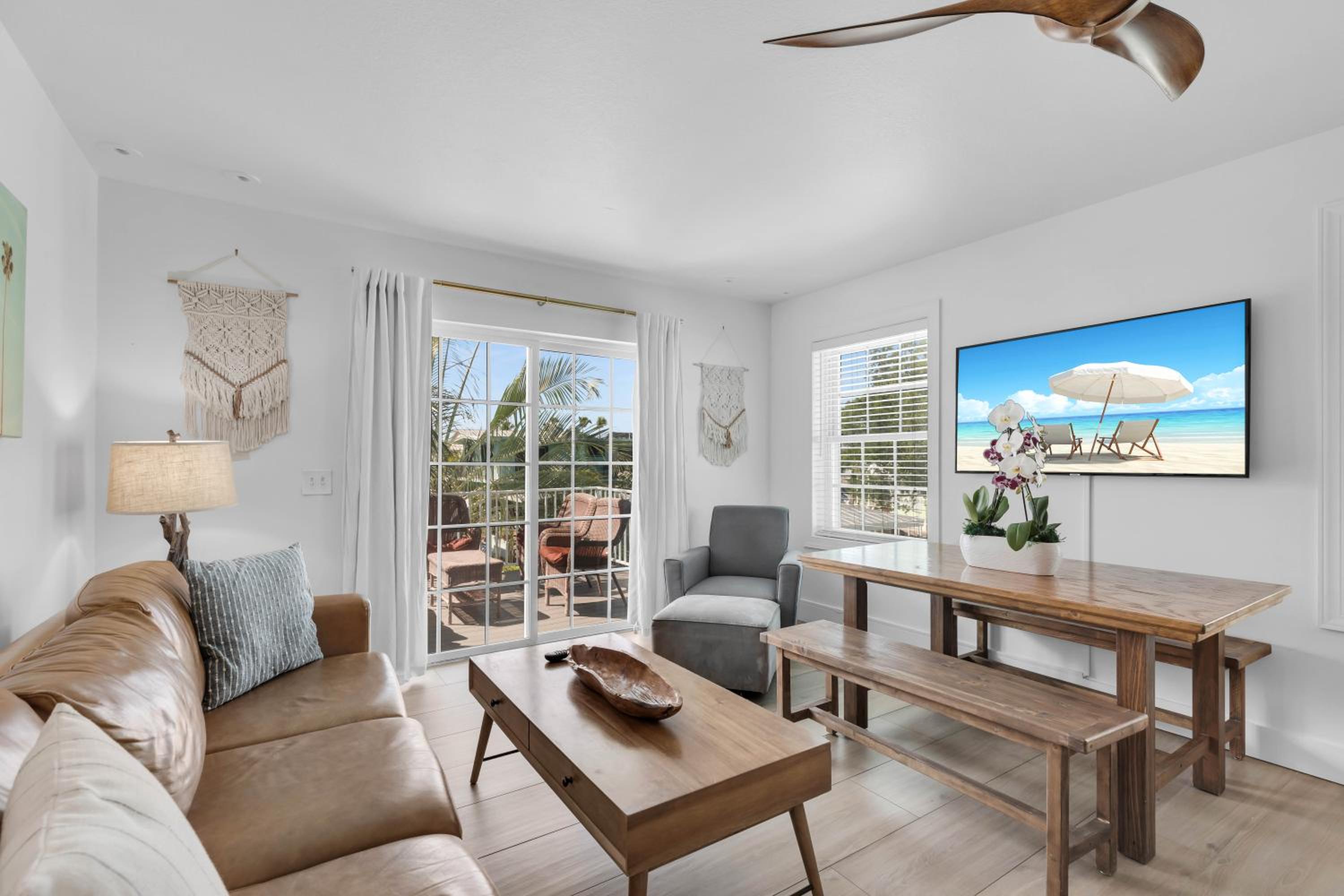 Zane Gray 3 Bedroom 3 Bathroom Townhome (Canal View)