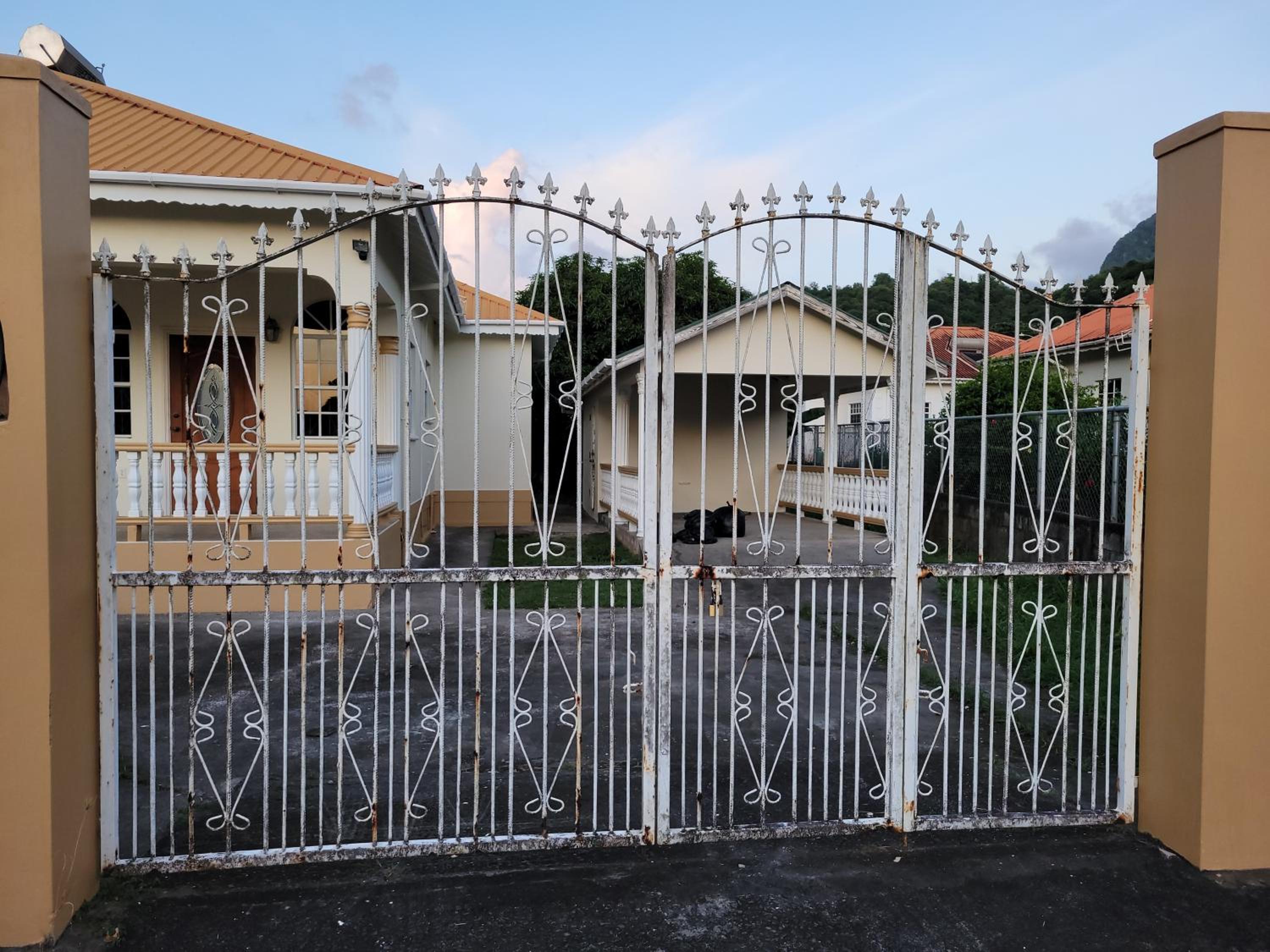 Three-Bedroom Villa photo 1