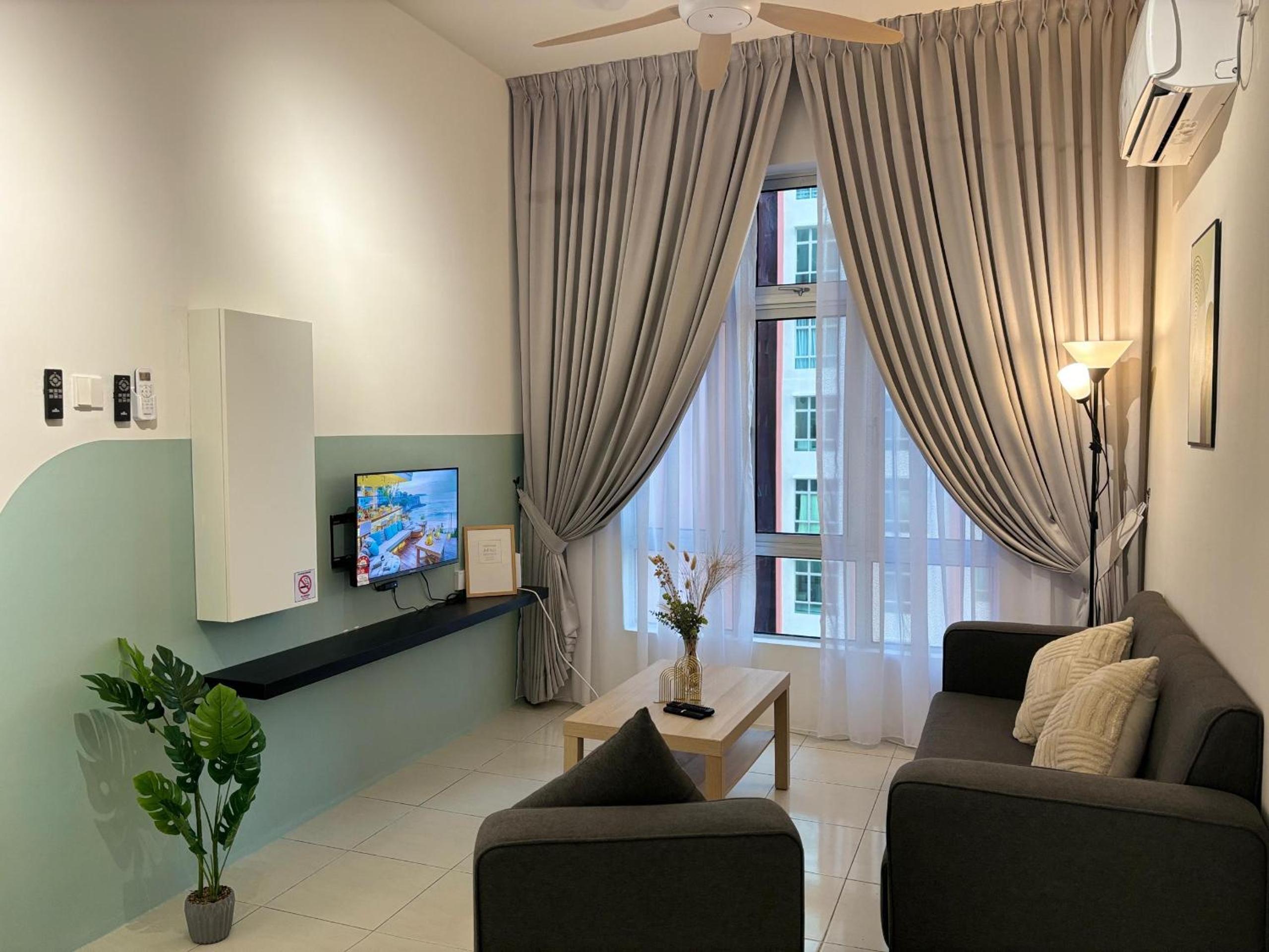 Two-Bedroom Suite - Photo 7