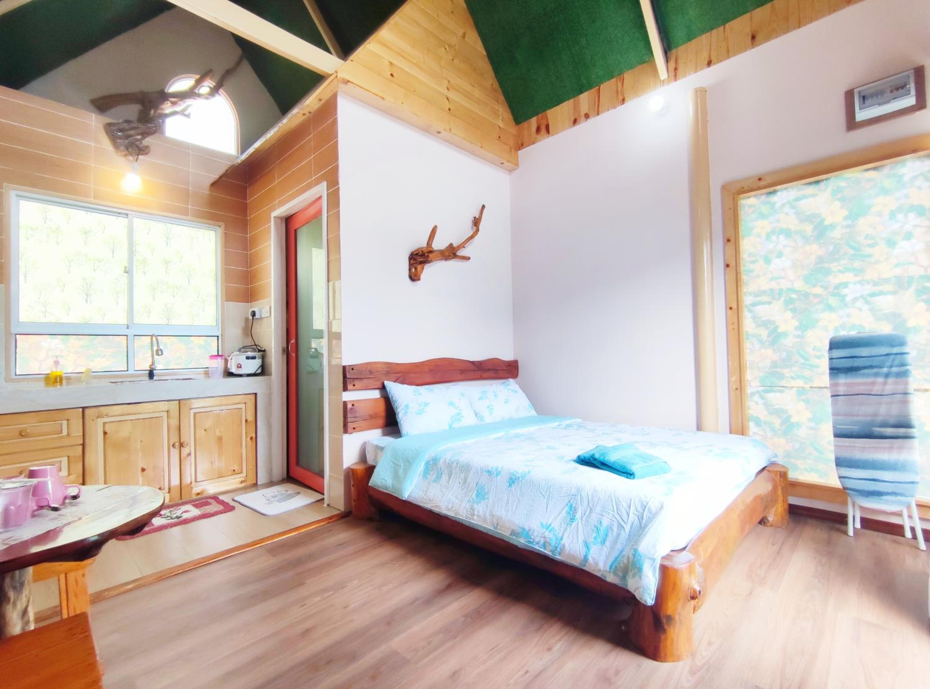 Deluxe Double Room with Balcony photo 2