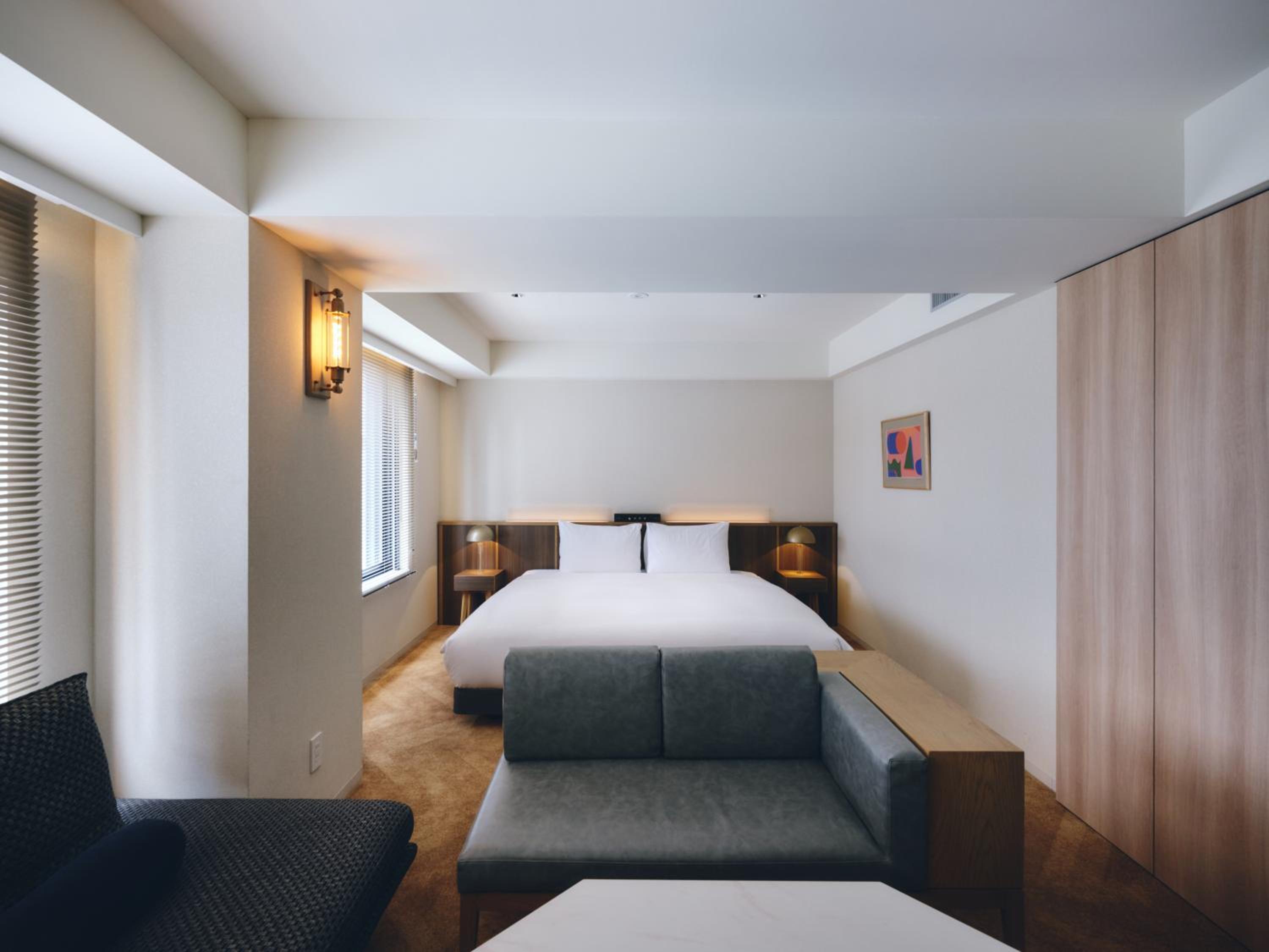 Deluxe King Room - Photo 8