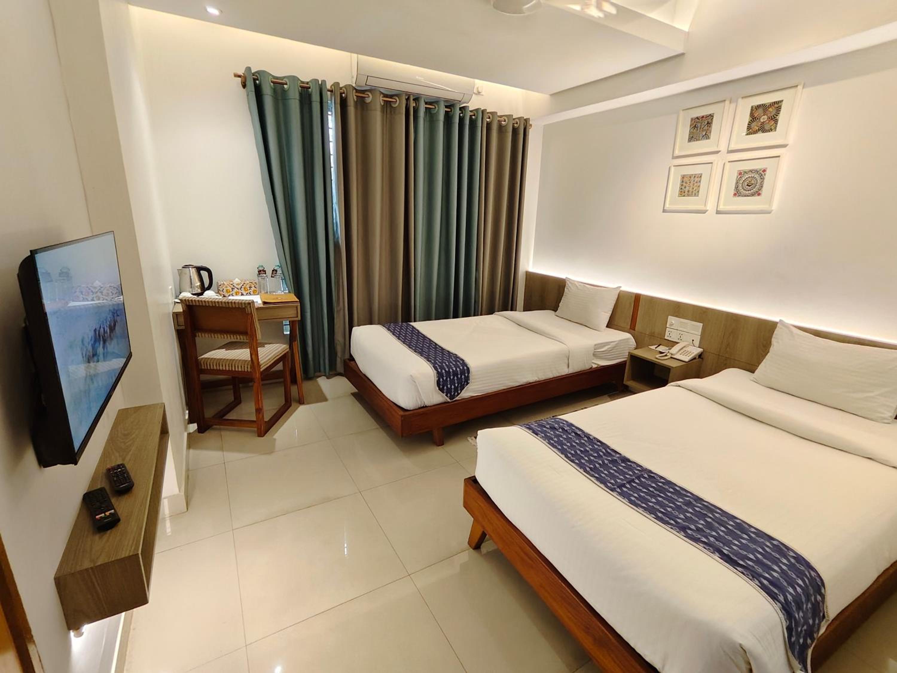 Deluxe Twin Room - Photo 6