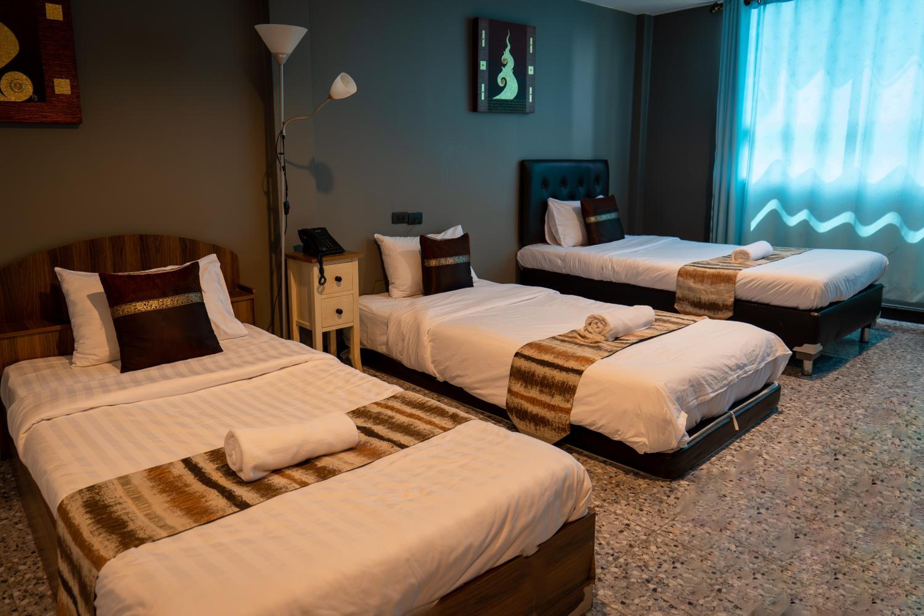 Superior Triple Room (City View)