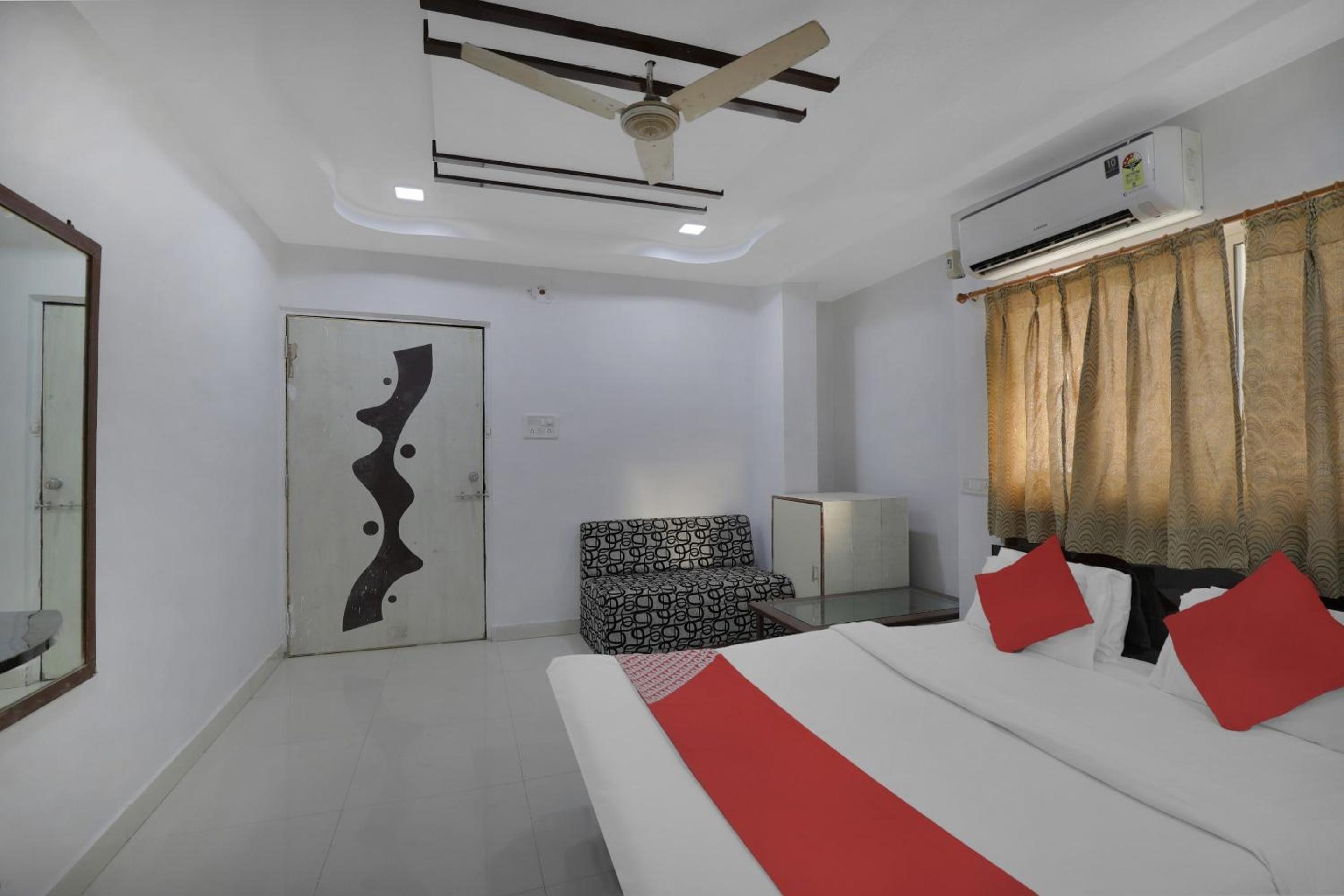 Standard Double Room - Photo 8