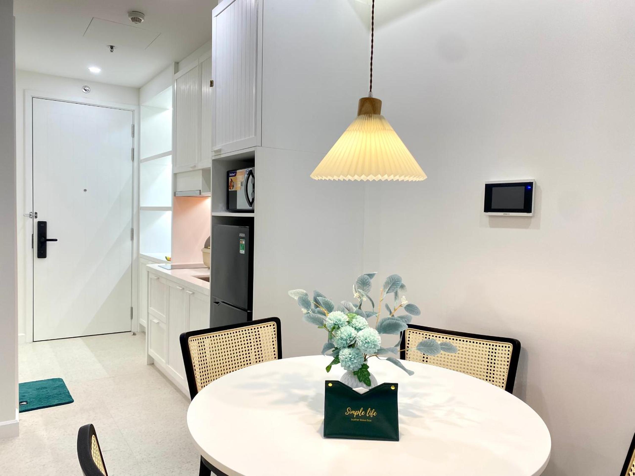 Two-Bedroom Apartment with Balcony - Photo 7