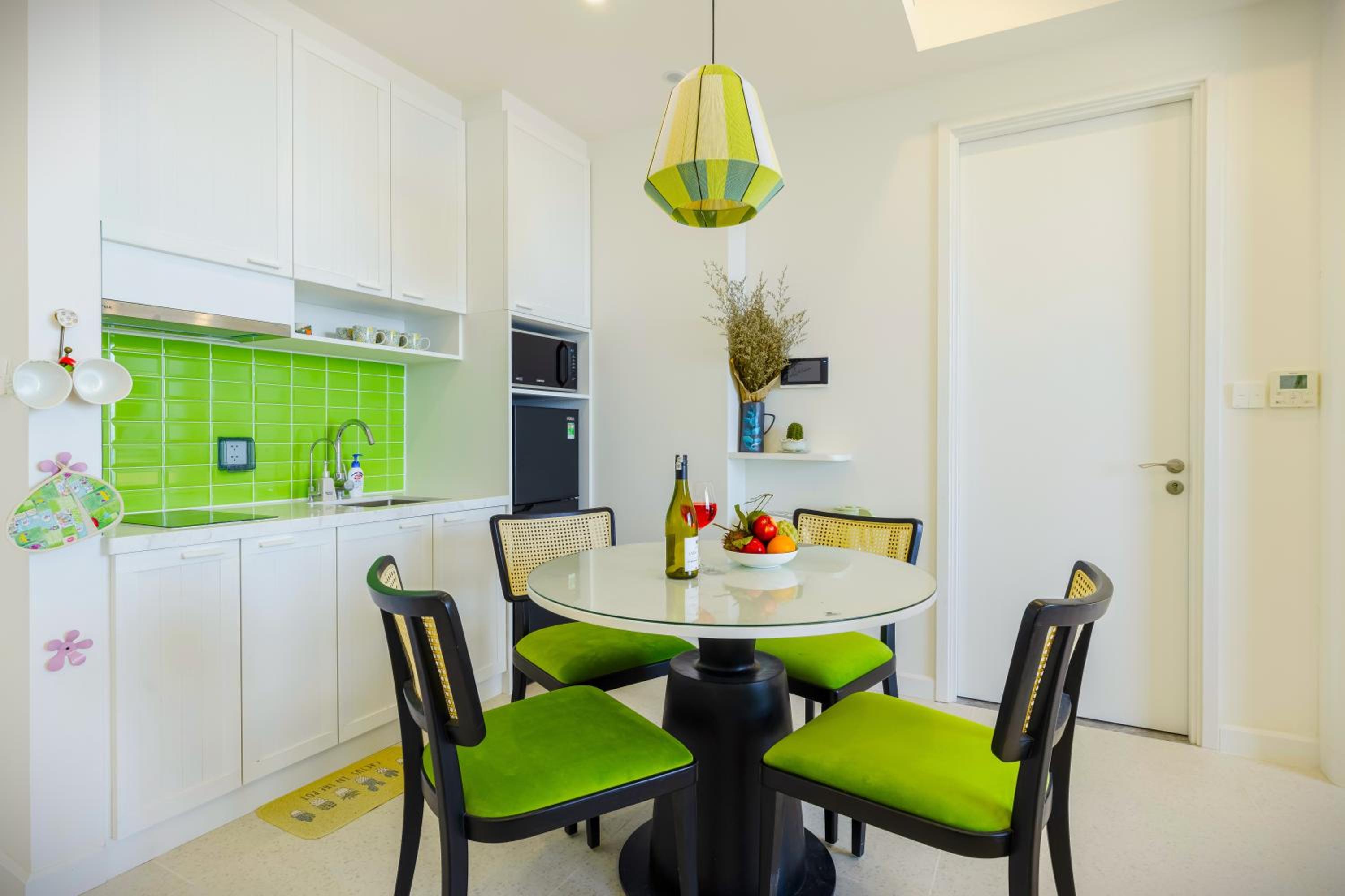 Apartment with Sea View - Photo 4