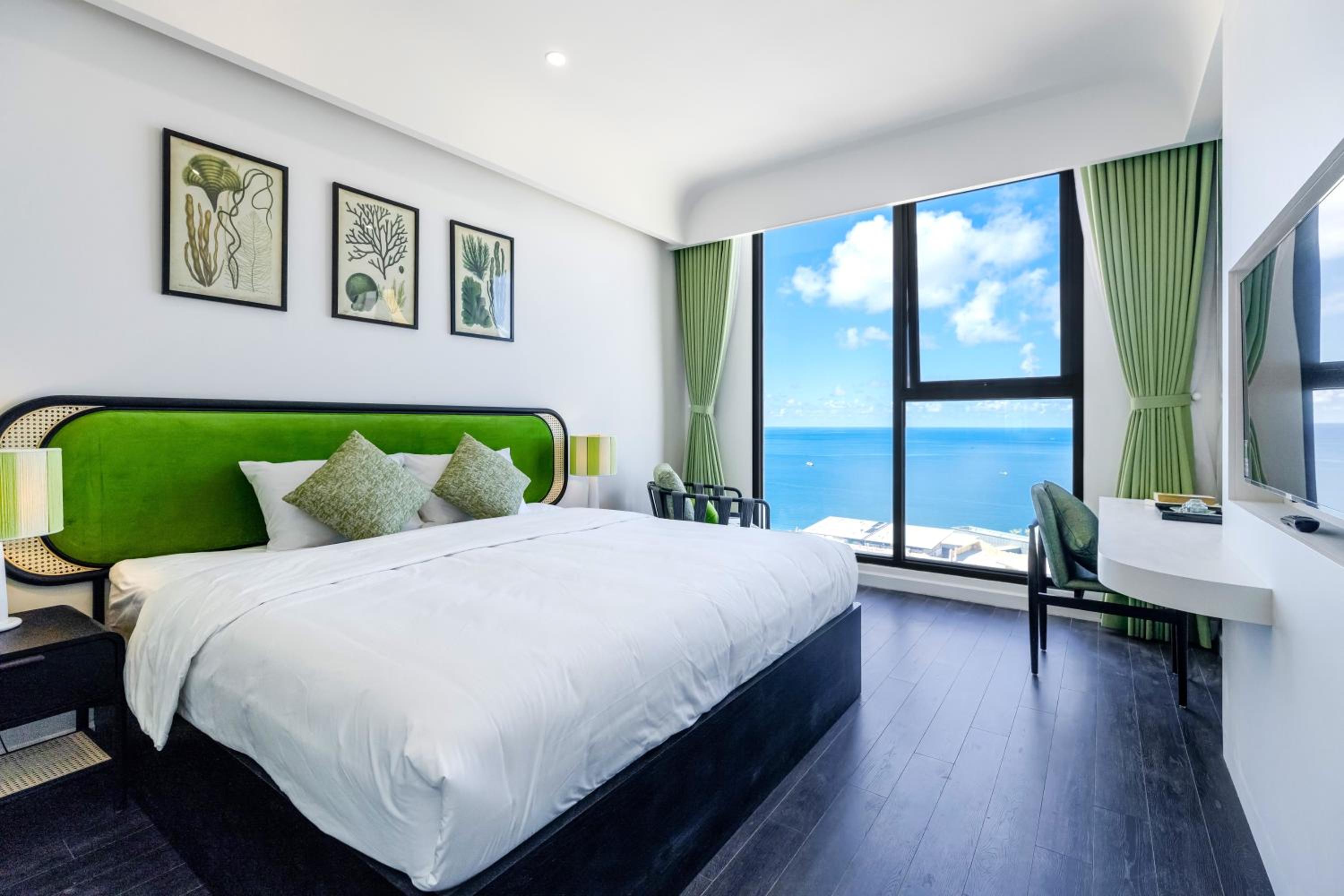 Apartment with Sea View - Photo 1