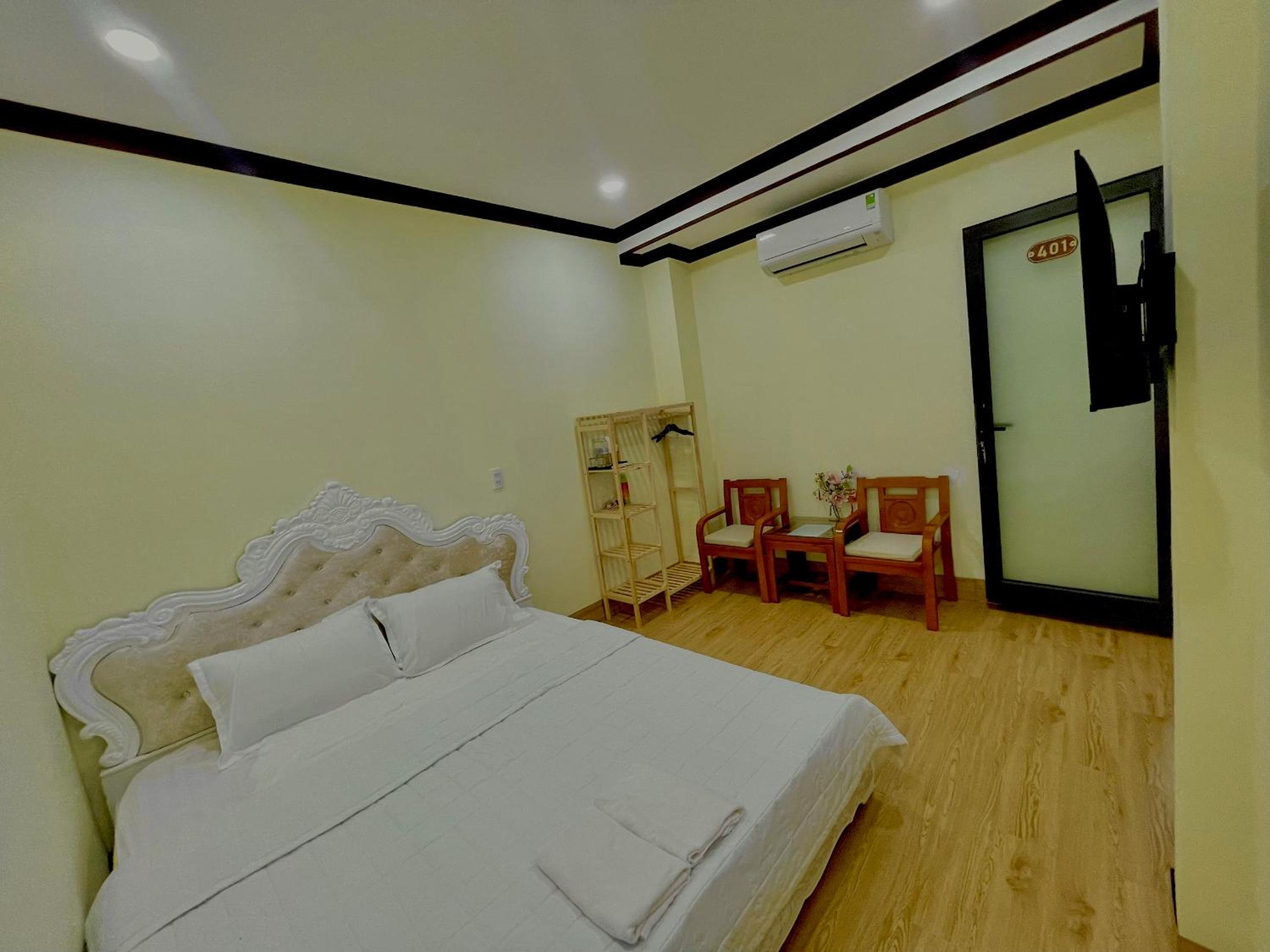 Queen Room With Pool View