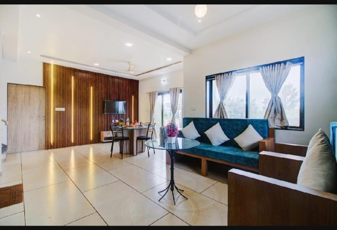 Villa photo 1