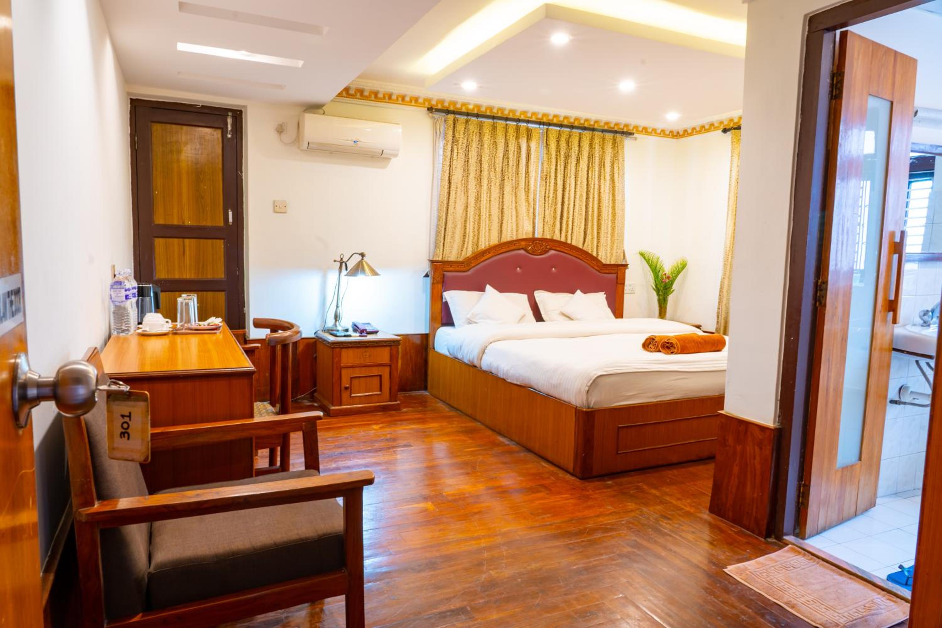 Deluxe Double or Twin Room - Photo 4