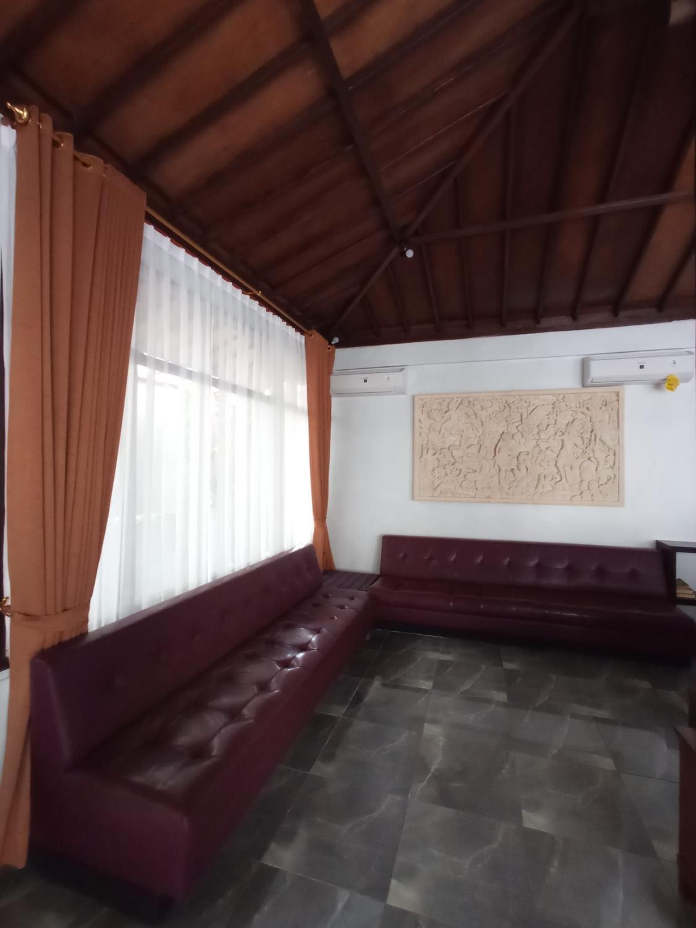 Villa with Private Pool - Photo 7