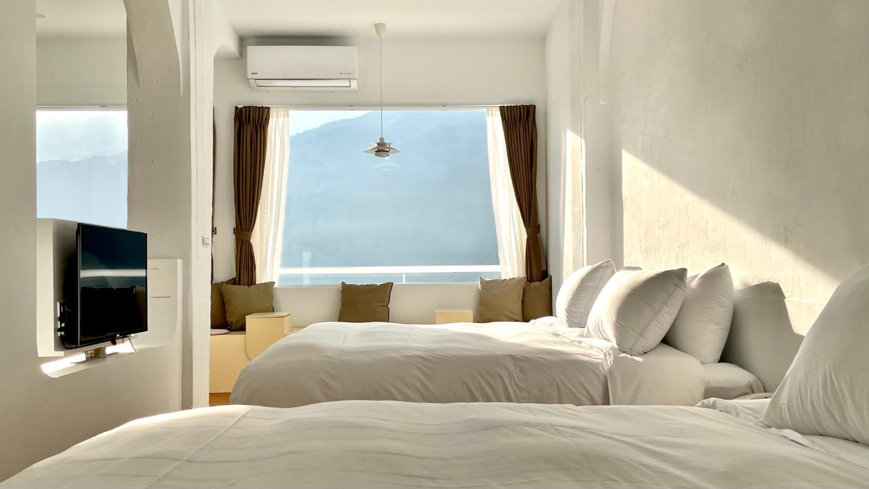King Room with Two King Beds photo 1