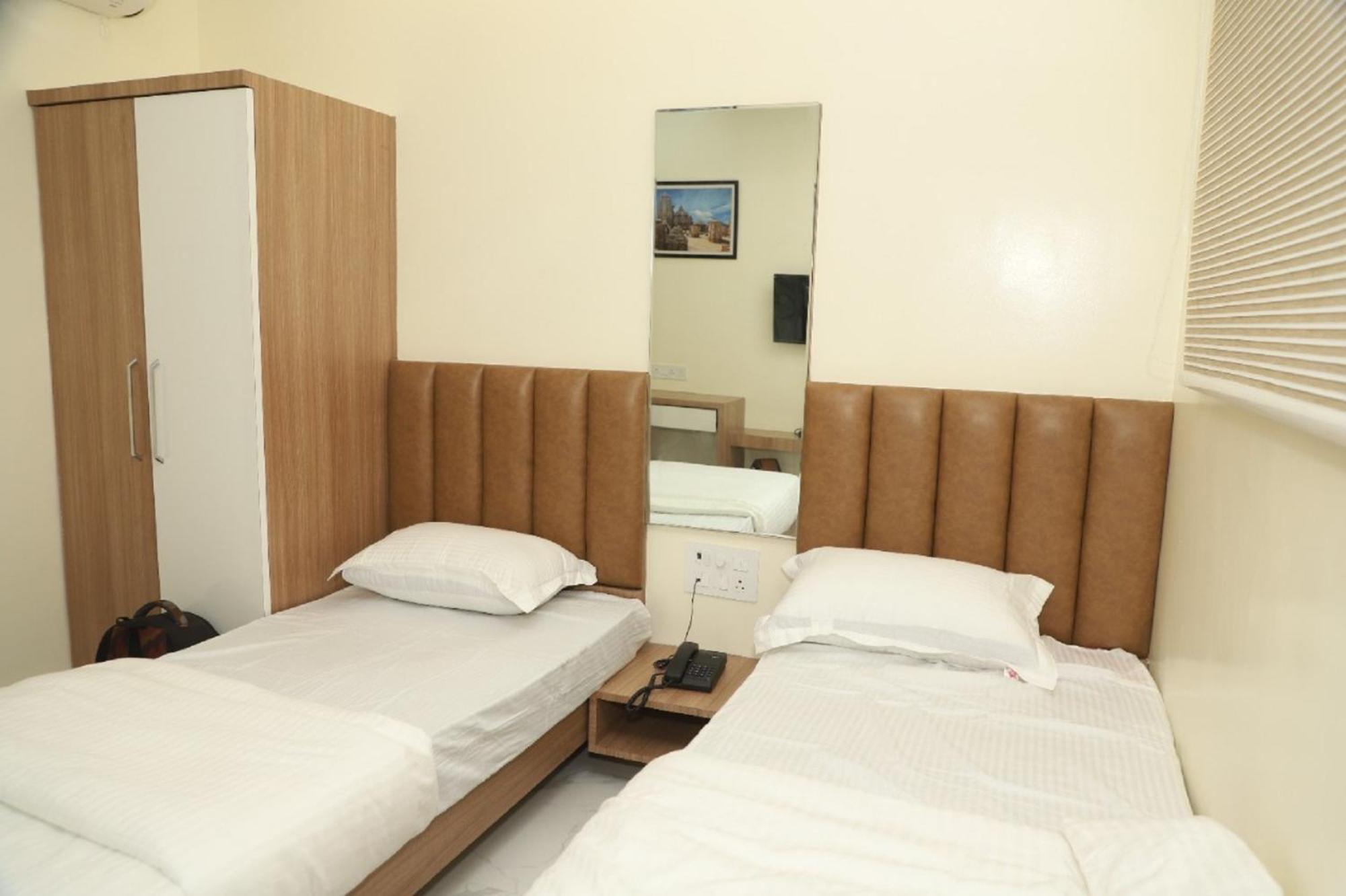Deluxe Twin Room - Photo 7