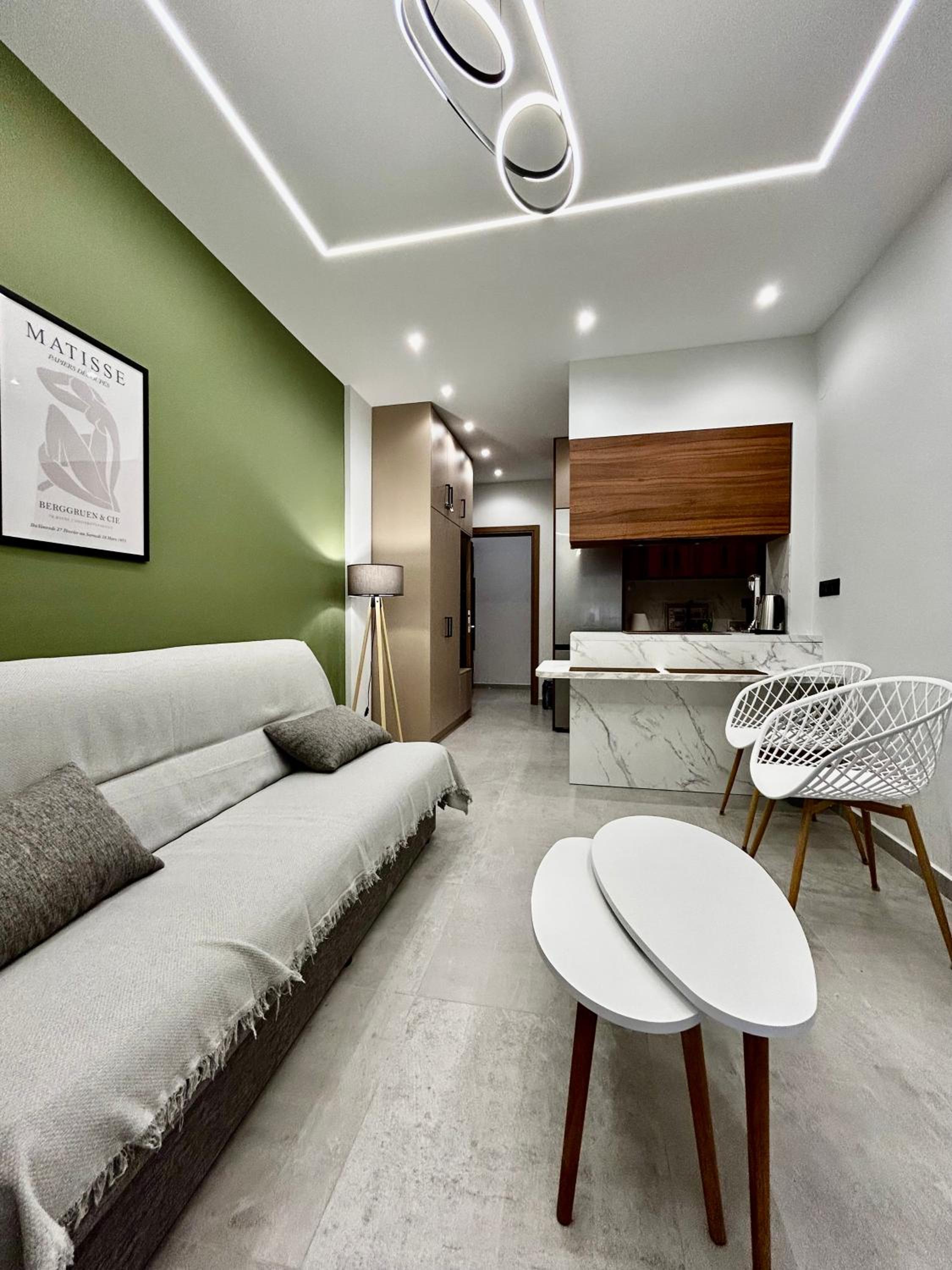 One-Bedroom Apartment